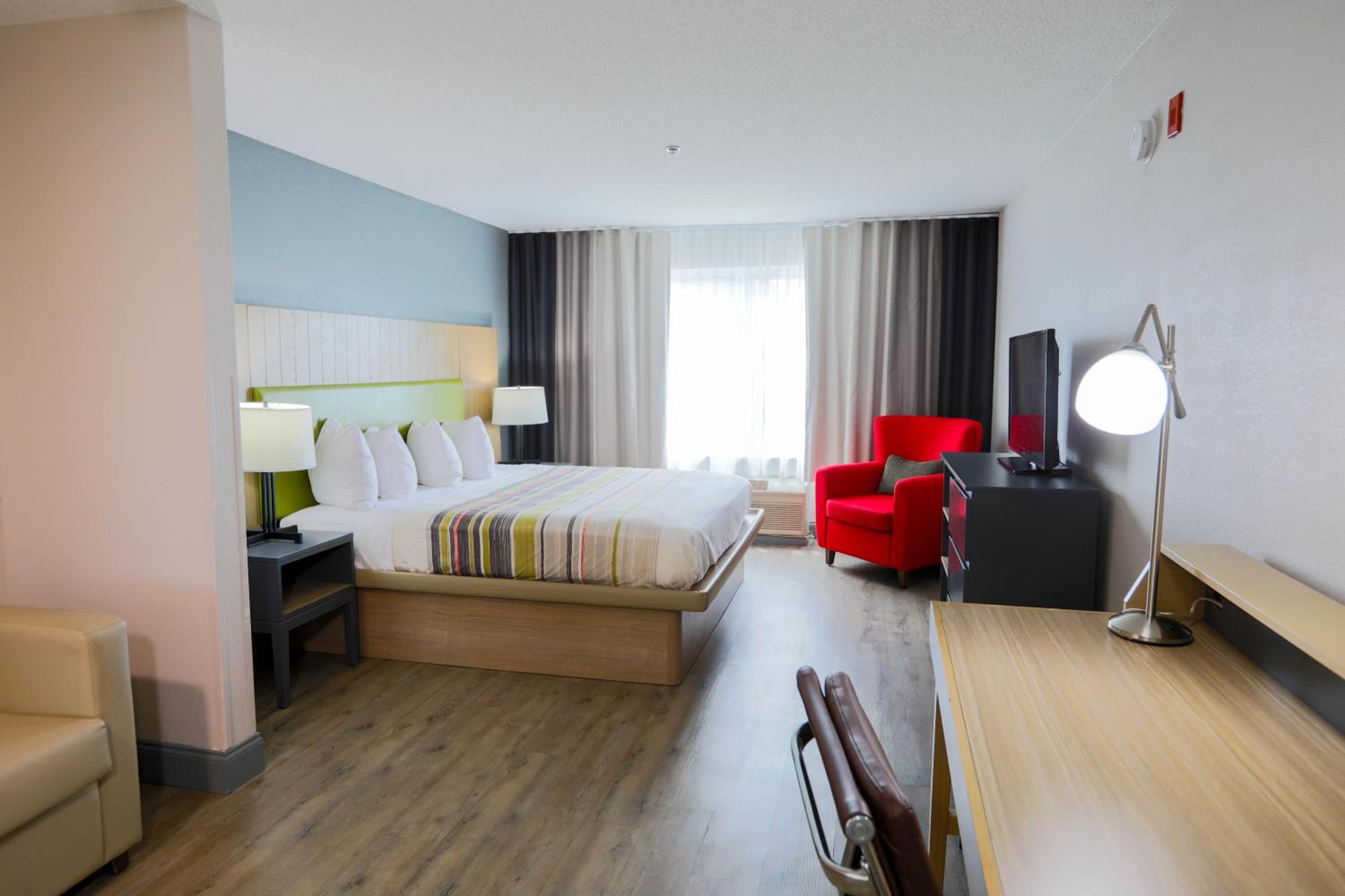 King Room - Disability Access/Non-Smoking - Photo 2