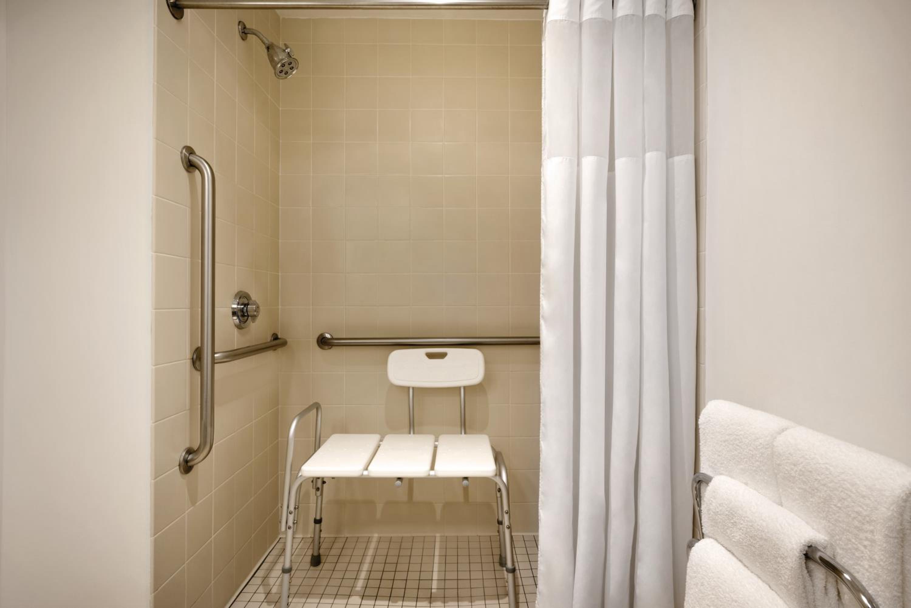 Queen Room with Two Queen Beds and Roll-In Shower - Disability Access - Photo 2