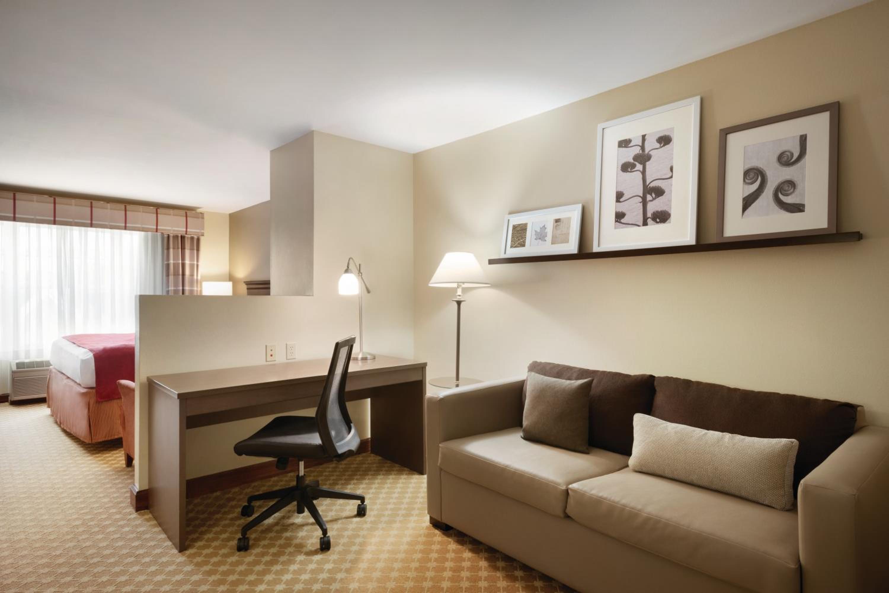 Queen Room - Disability Access/Non-Smoking
