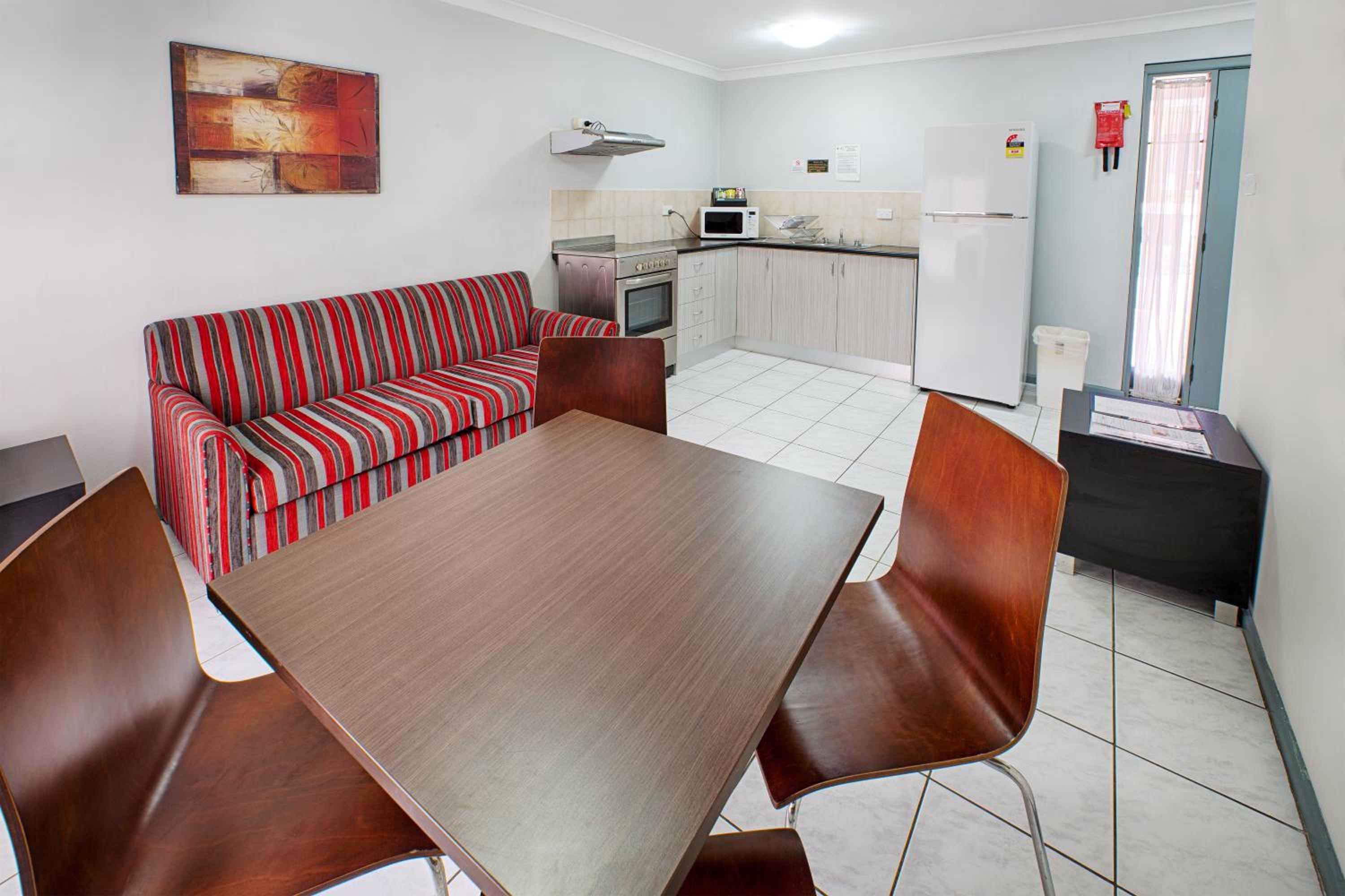 Two-Bedroom Townhouse - Photo 3