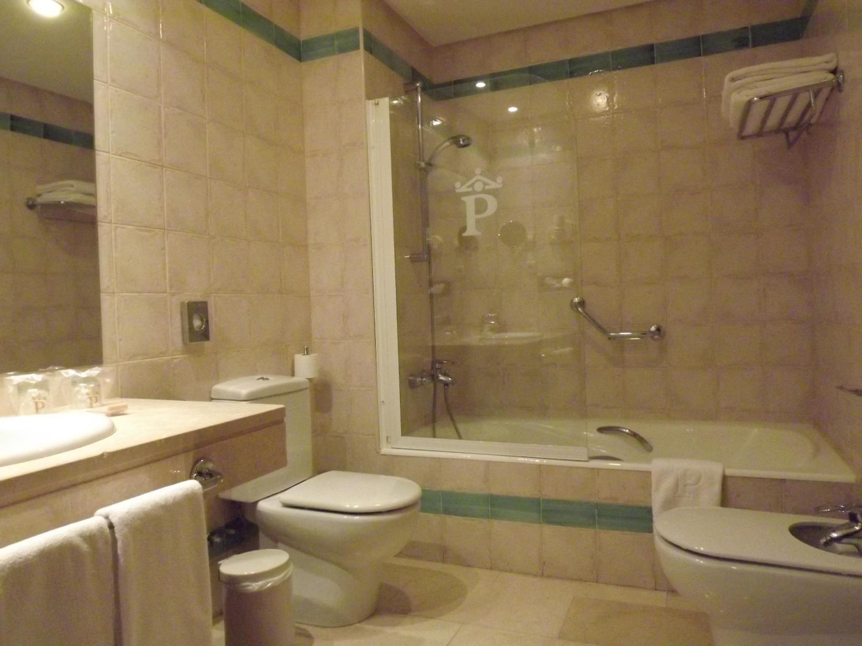 Standard Double Room - Photo 3