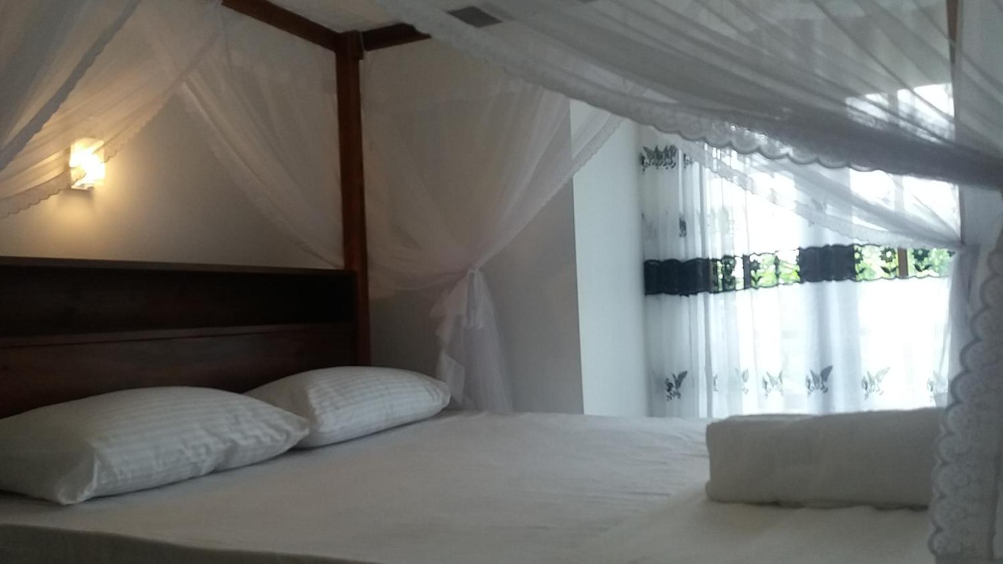 Deluxe Double Room with Balcony photo 3