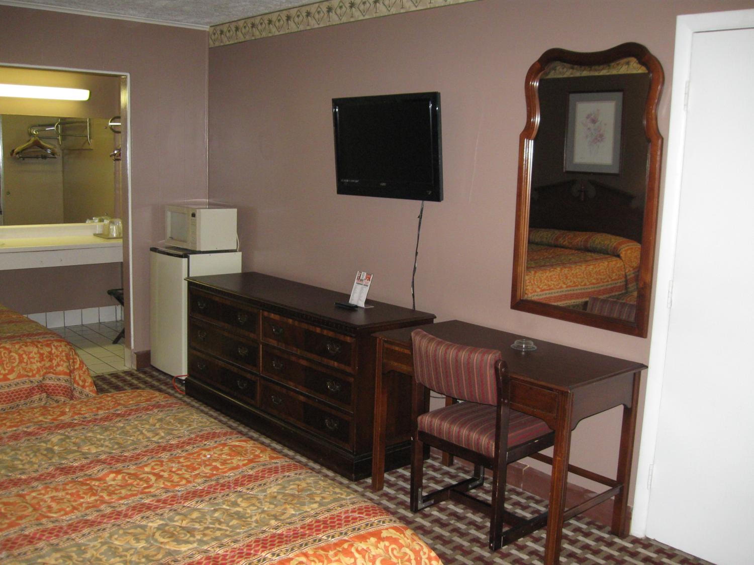 2 Full Beds Non-Smoking photo 3