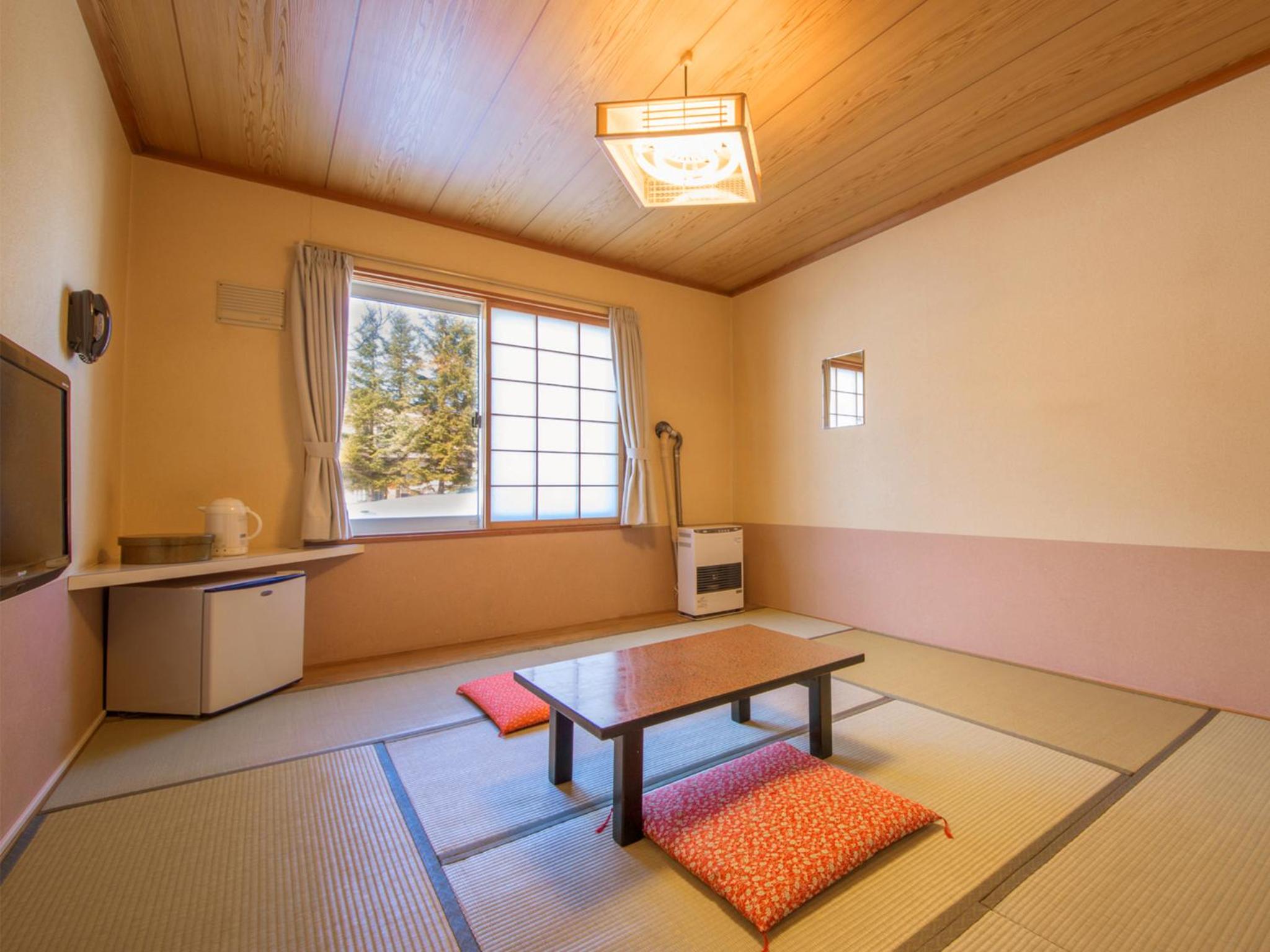 Japanese-Style Triple Room-Onsen BLD with Shared Bathroom - Non-Smoking photo 1