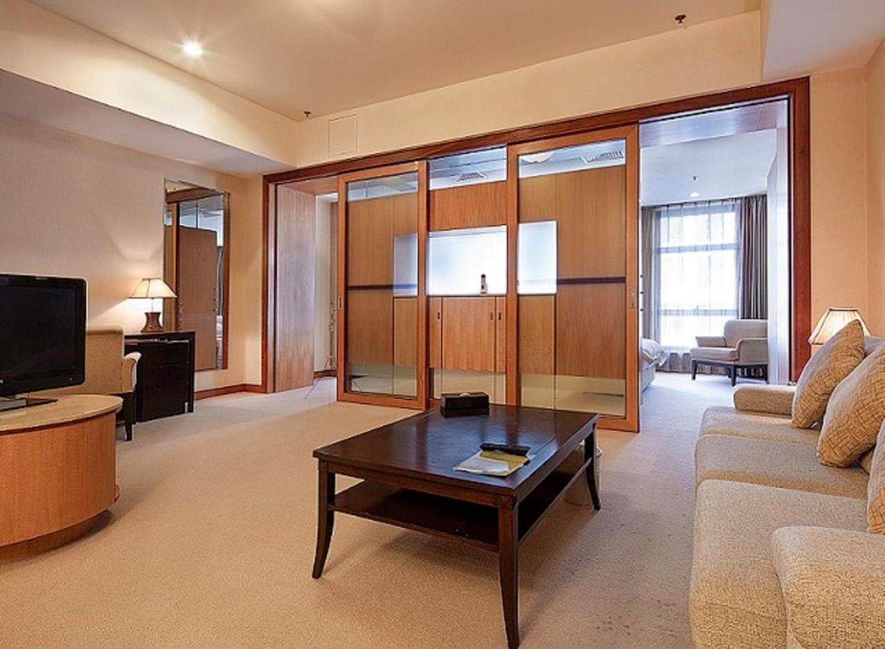 One-Bedroom Executive Twin Suite