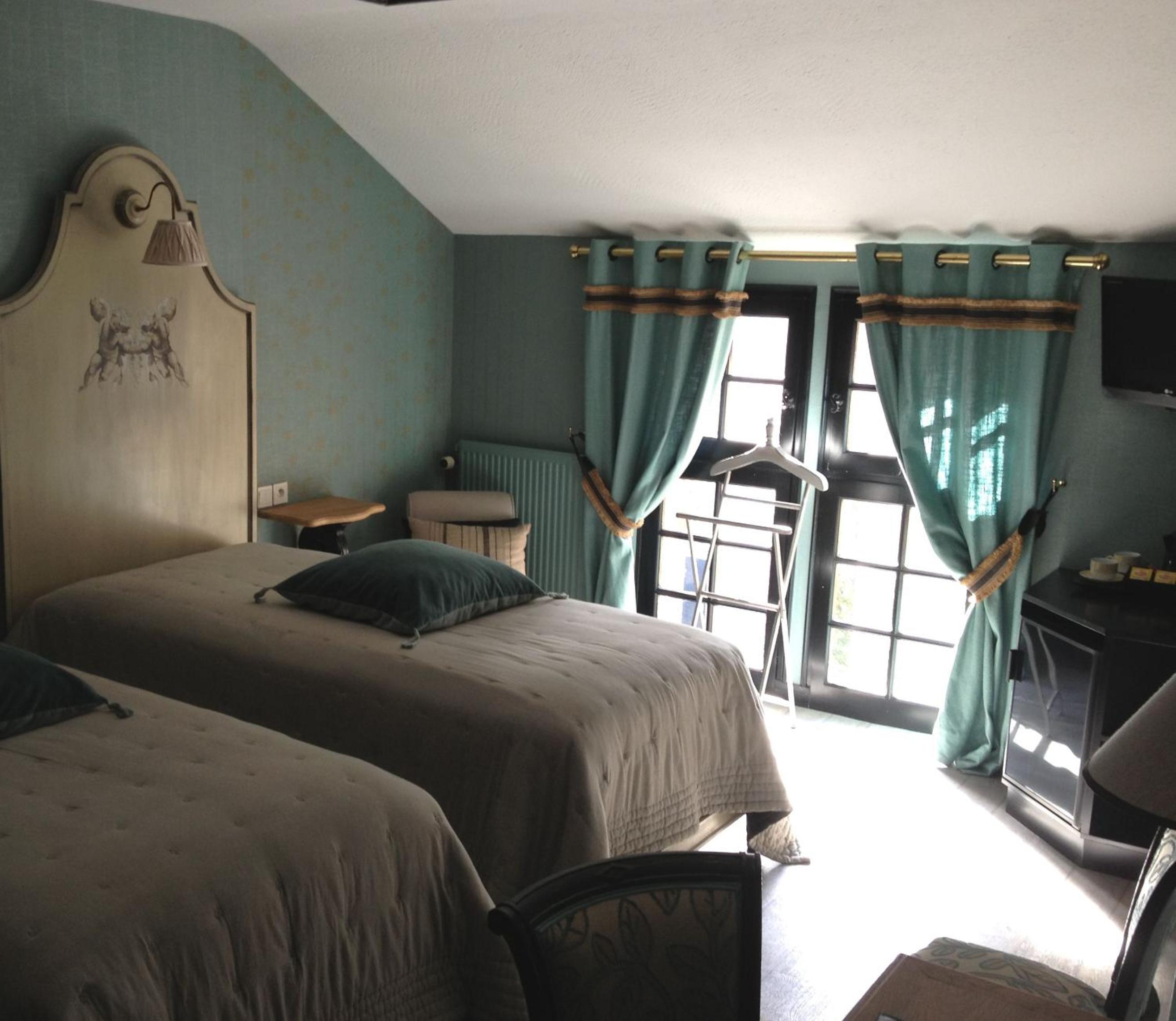 Elegance Twin Room - Photo 8