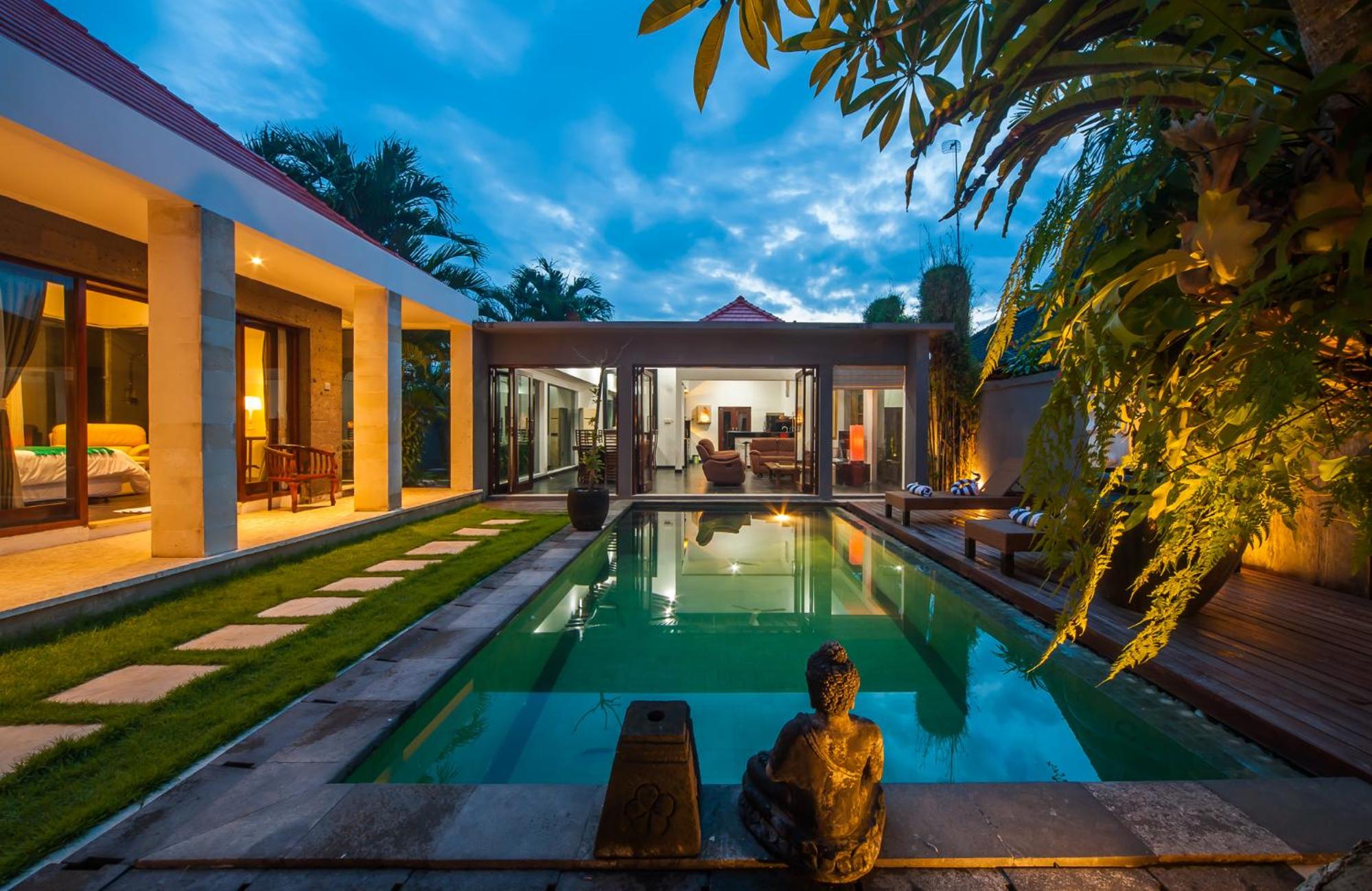 Three-Bedroom Villa - Photo 32