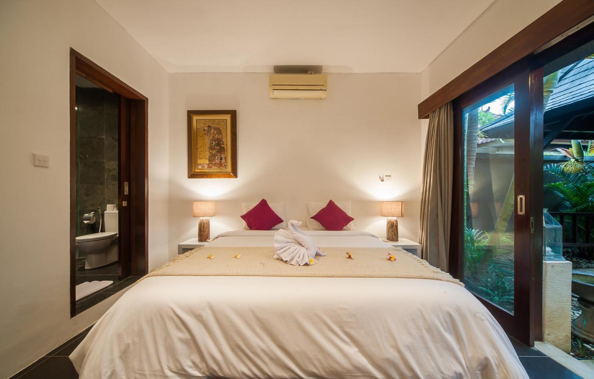 Three-Bedroom Villa - Photo 28