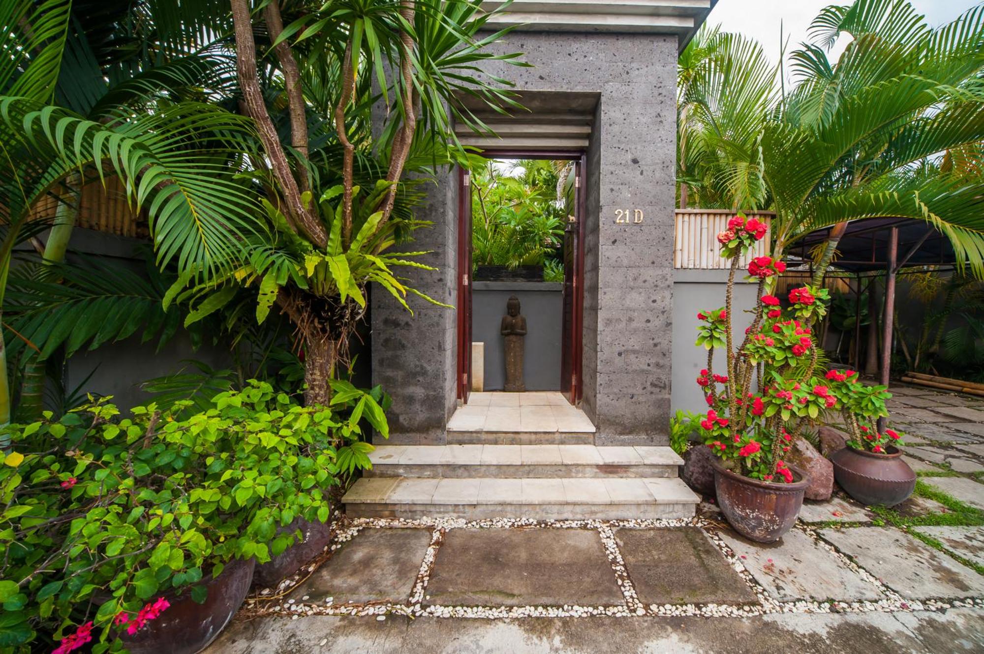 Three-Bedroom Villa - Photo 23