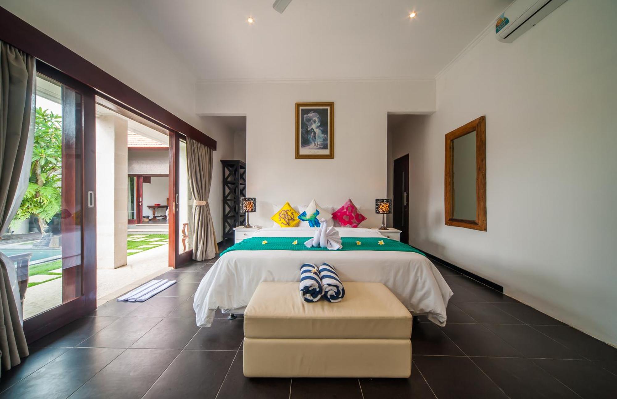 Three-Bedroom Villa - Photo 18