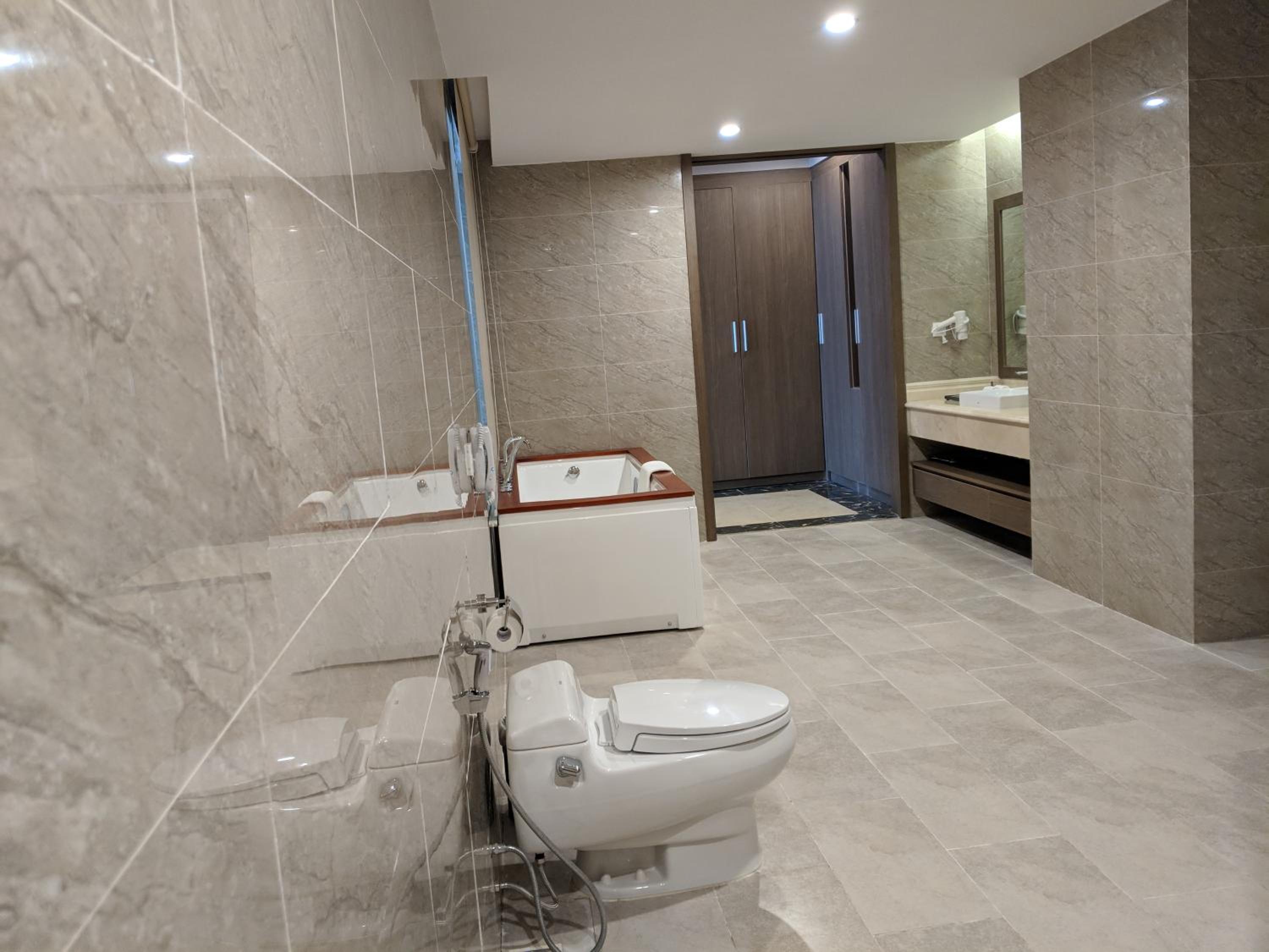 Royal Suite - Photo 5