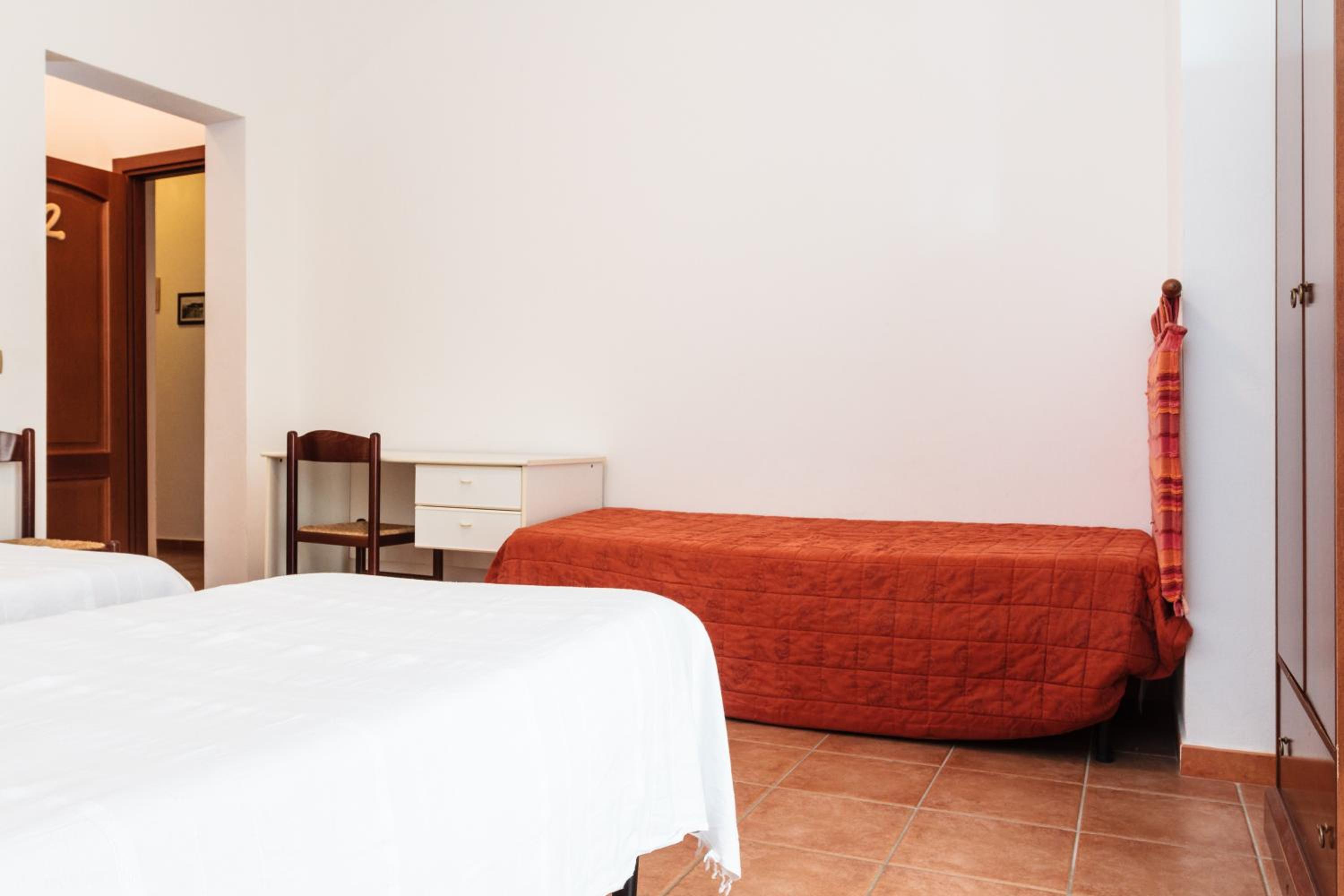 Triple Room - Photo 5