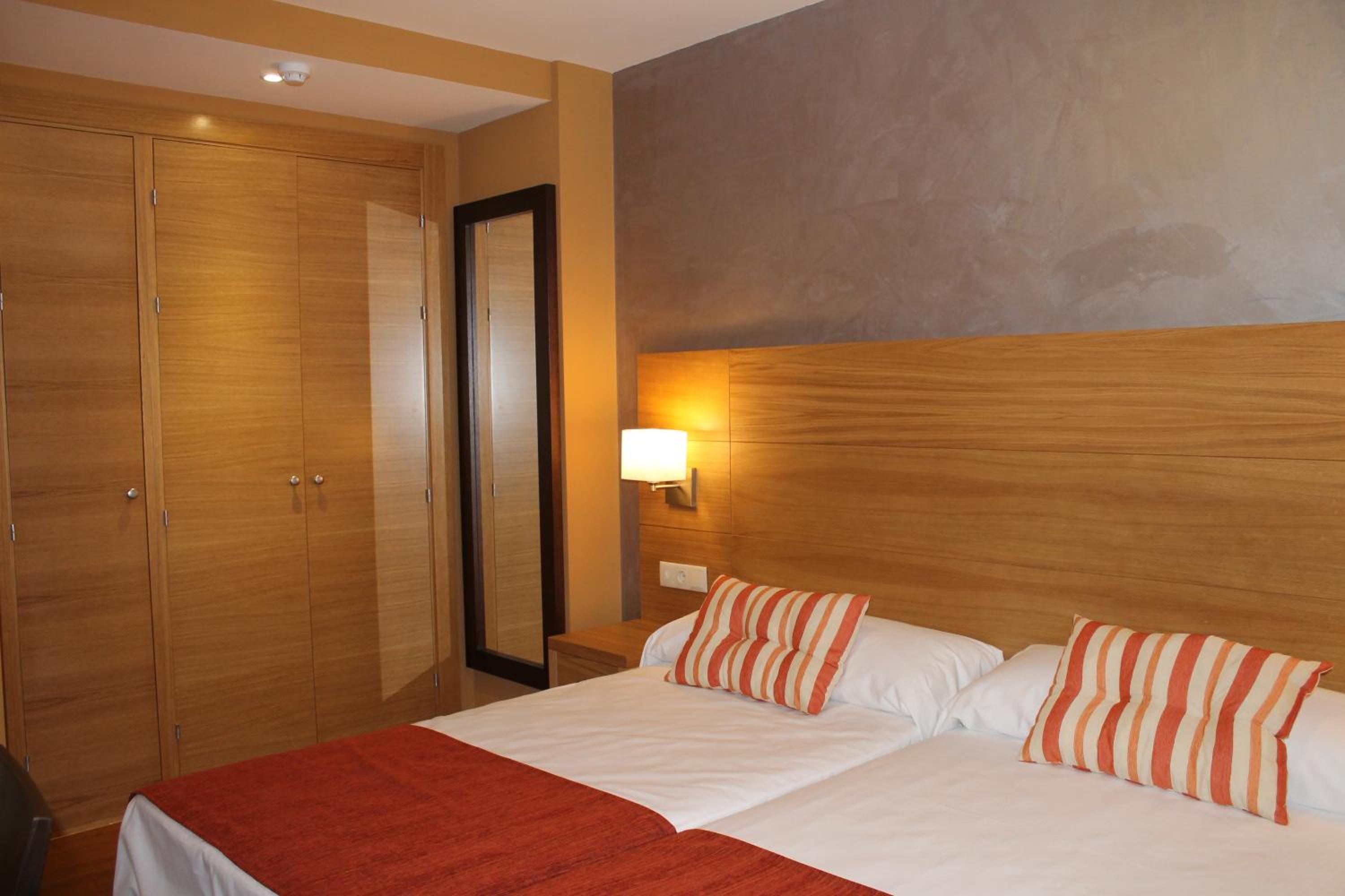 Double or Twin Room photo 3