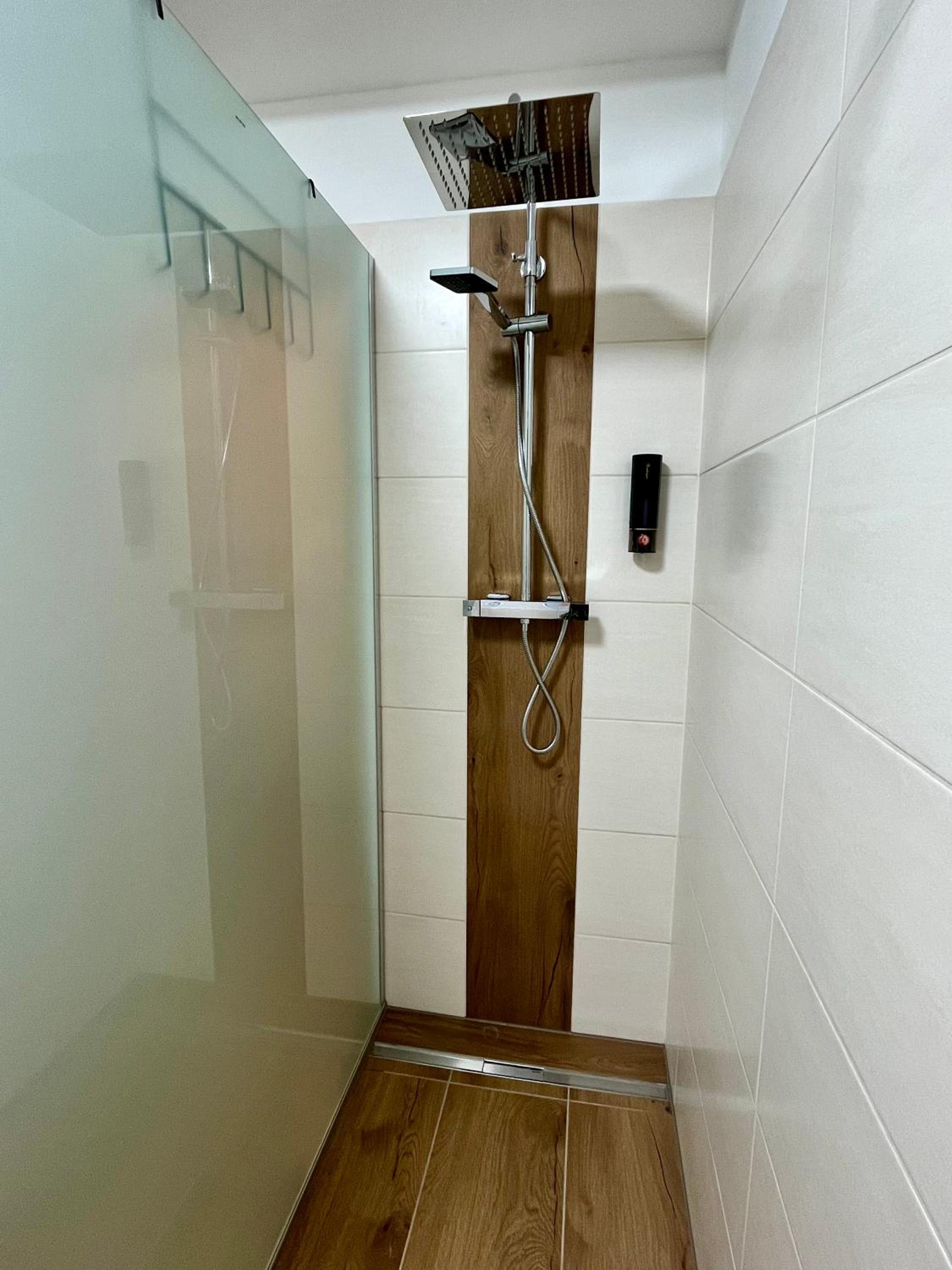 One-Bedroom Apartment with Balcony photo 3
