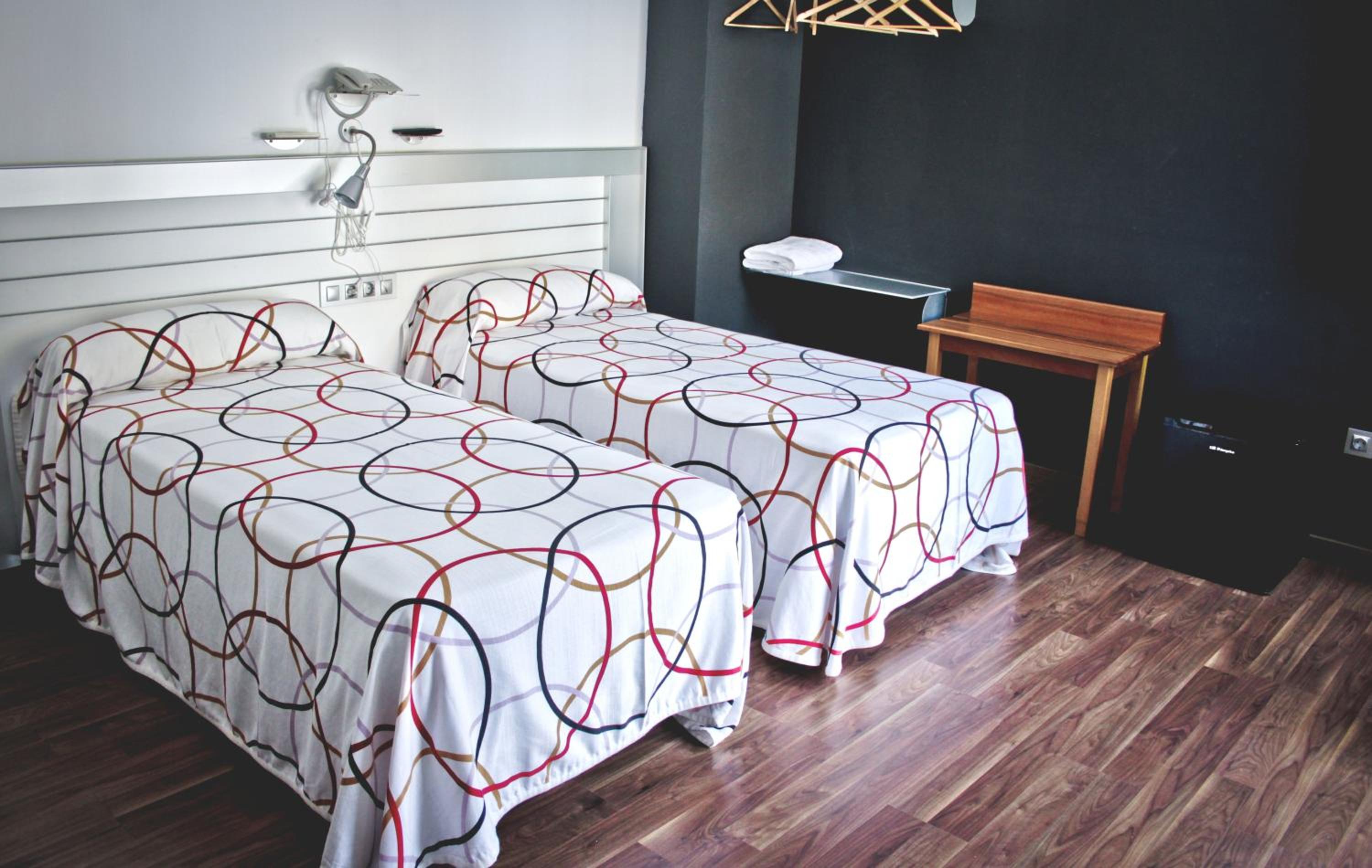 Superior Twin Room - Photo 4