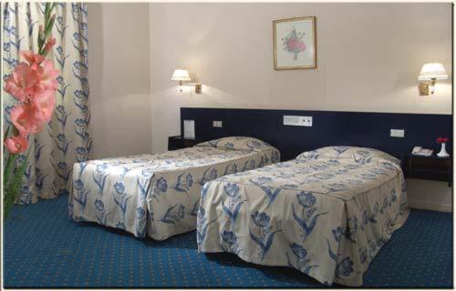 Standard Double Room photo 3