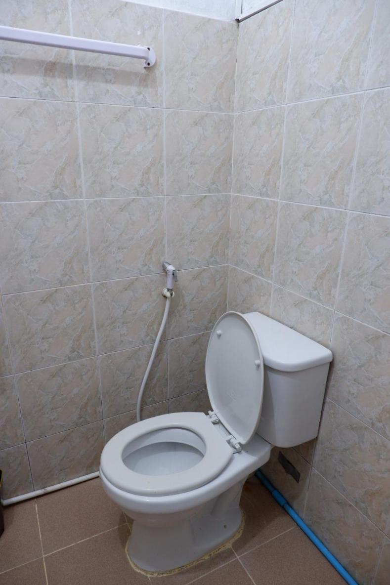 Standard Double Room - No Window photo 2
