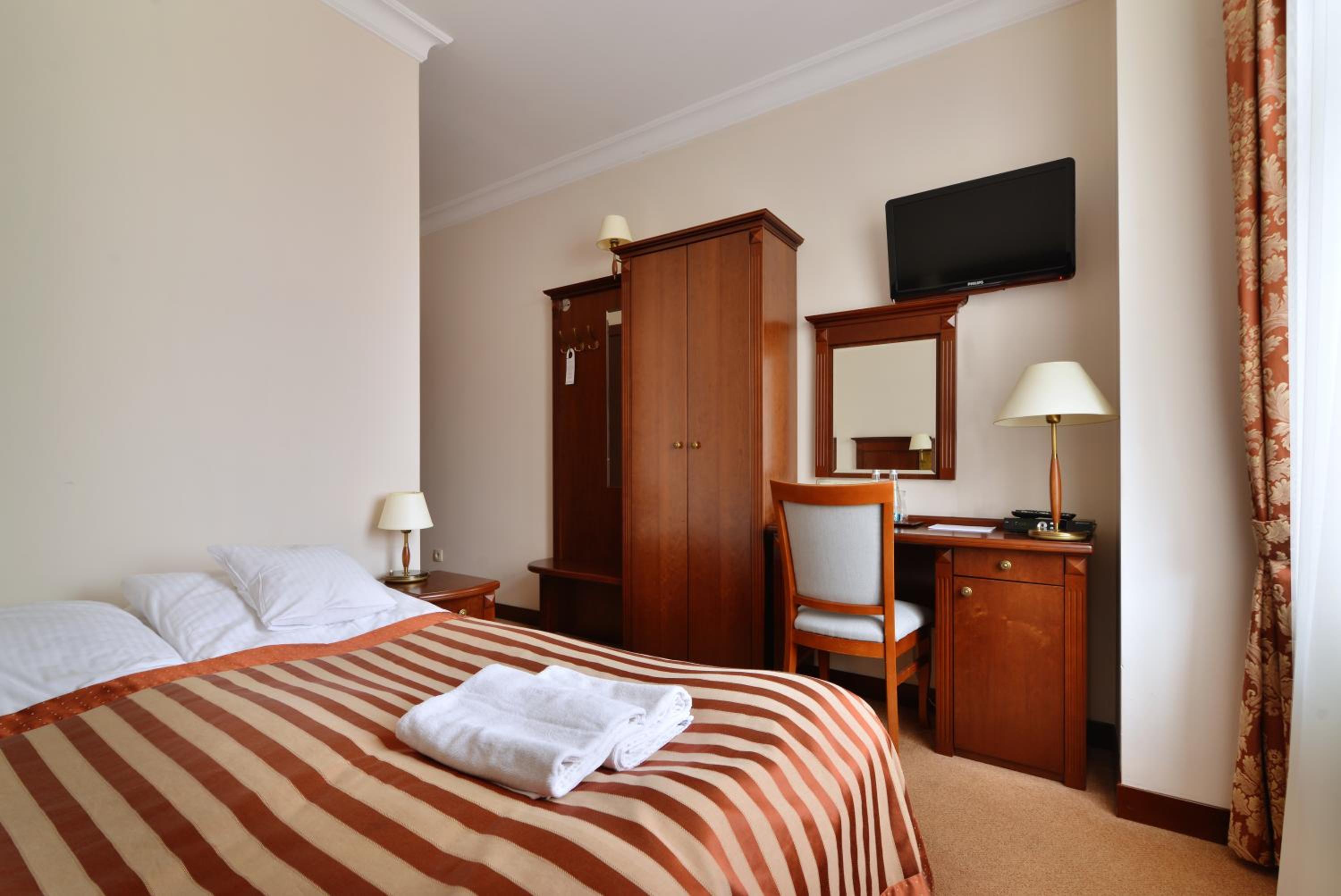 Economy Double Room photo 1