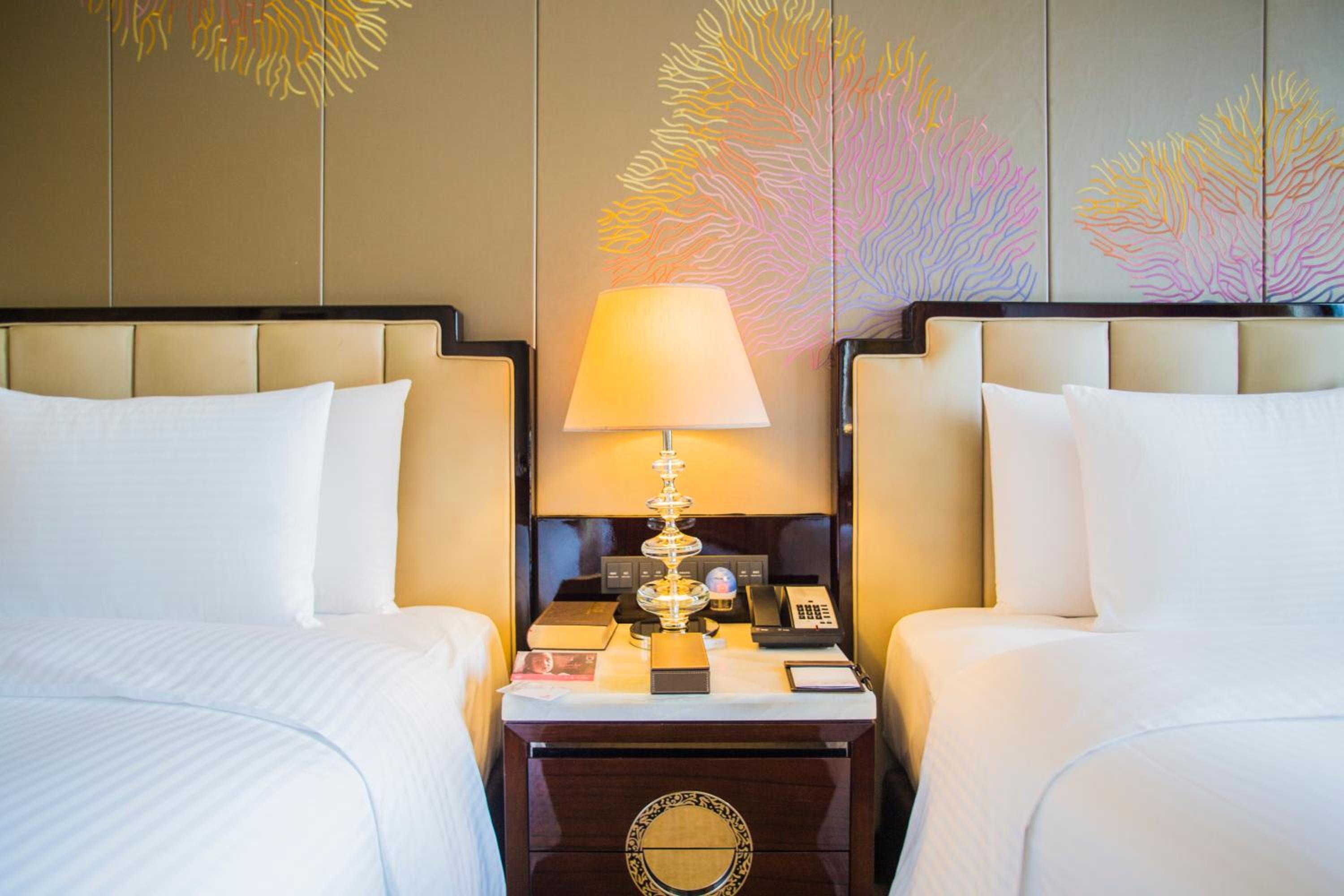 Grand Deluxe Twin Room with Lake View photo 2
