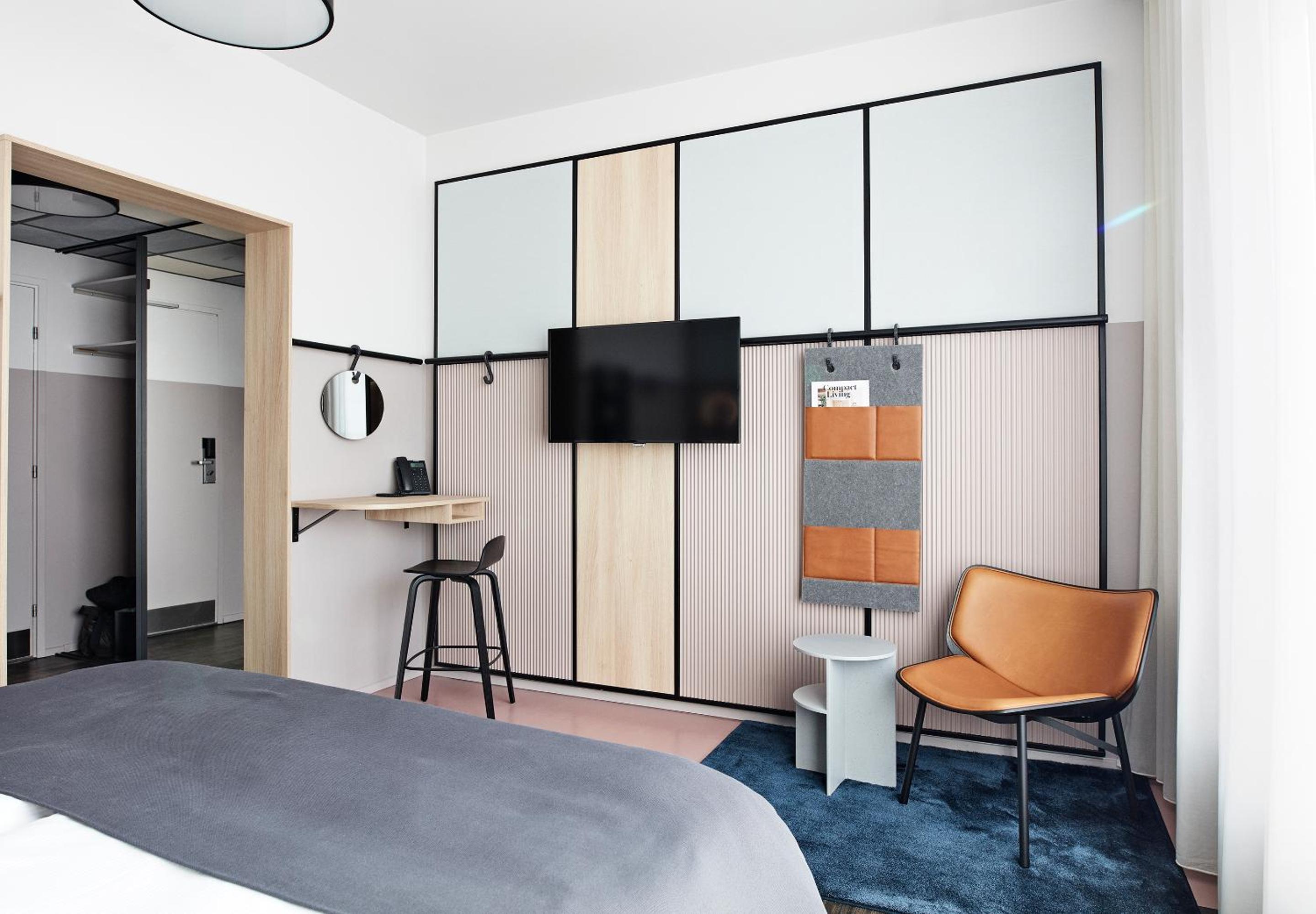 Double or Twin Room thumbnail 5