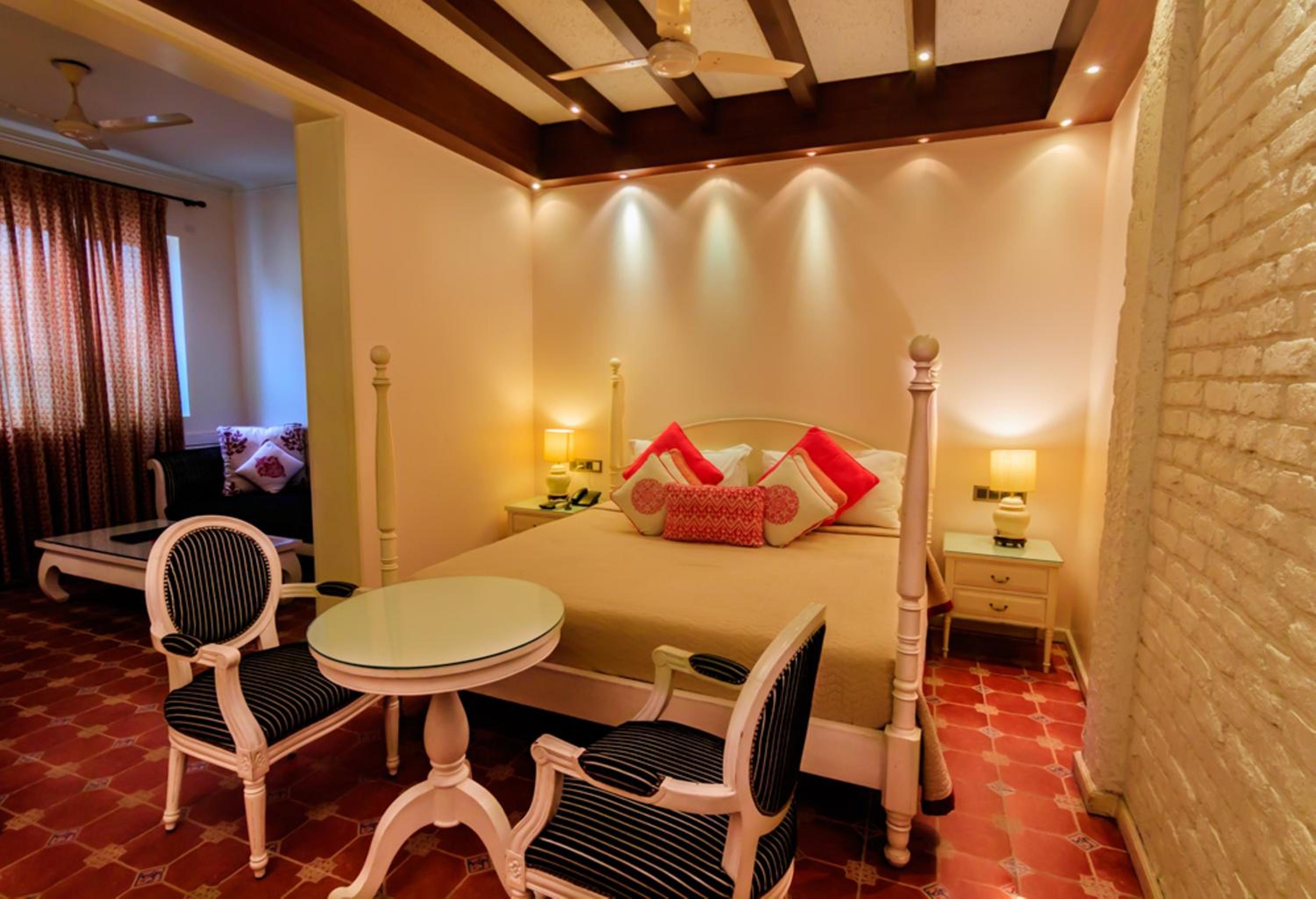 Premier Room with Free Airport Pickup - Photo 4