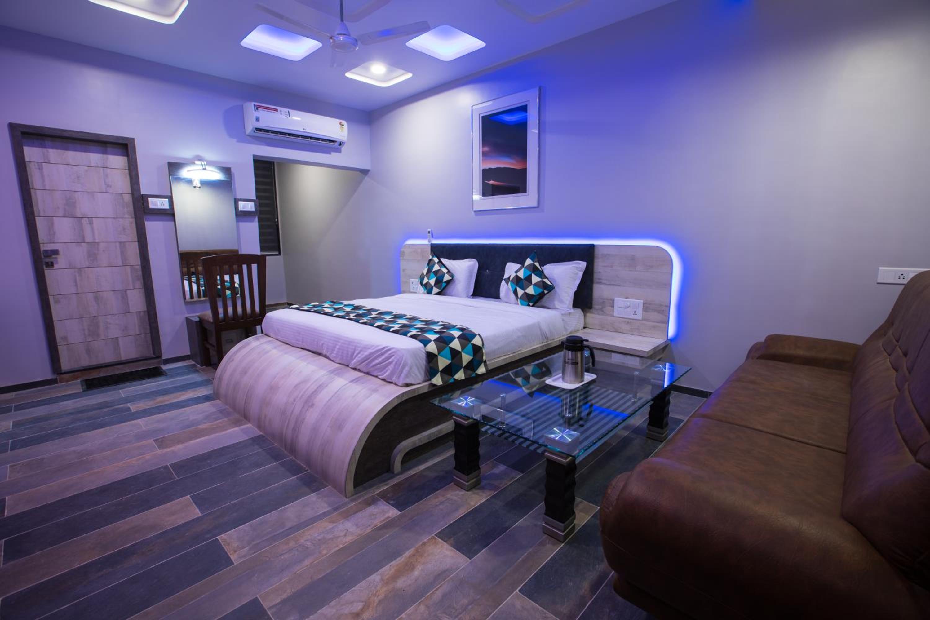 Suite - Photo 4