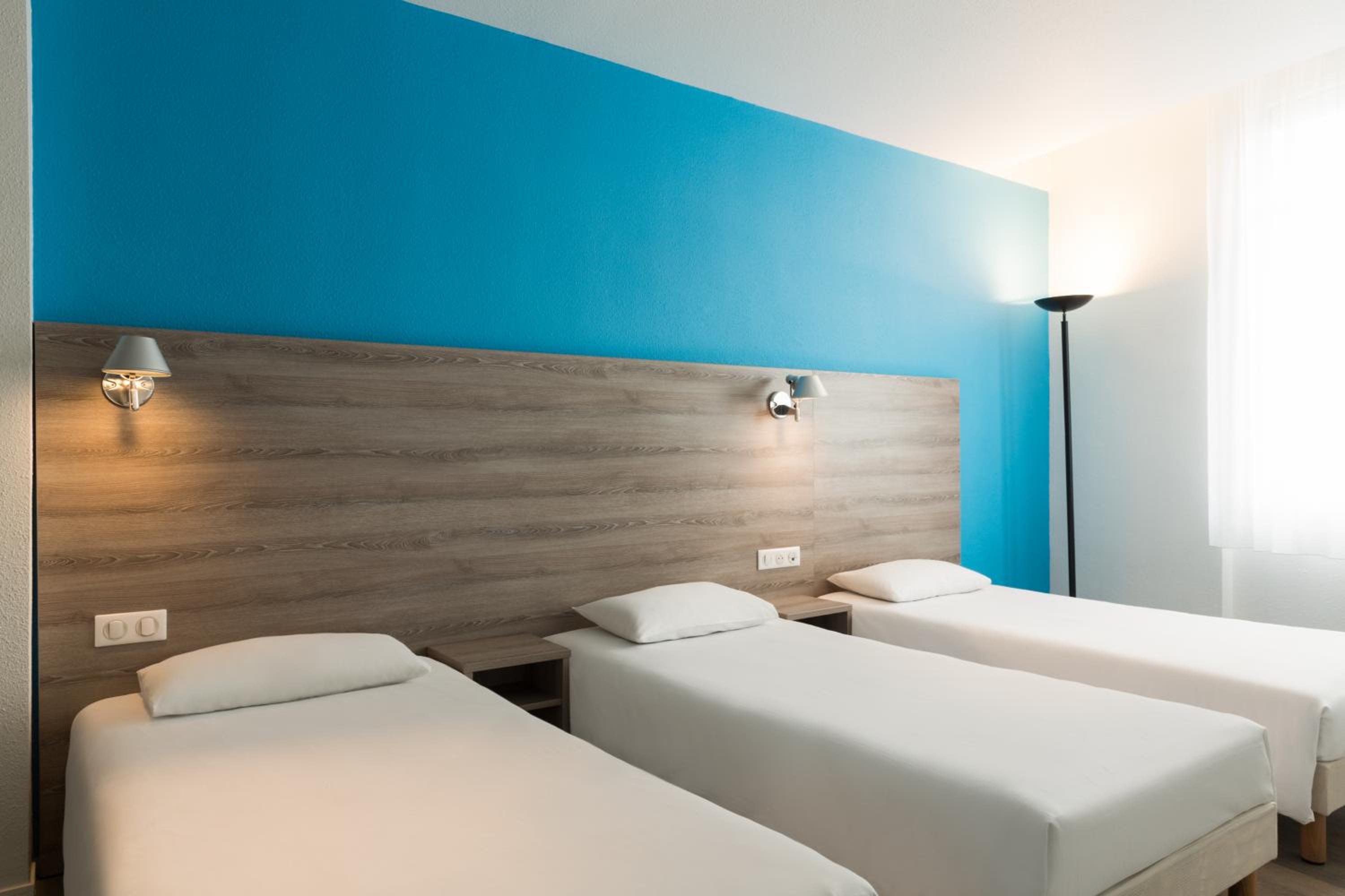 Triple Room with 3 Single Beds