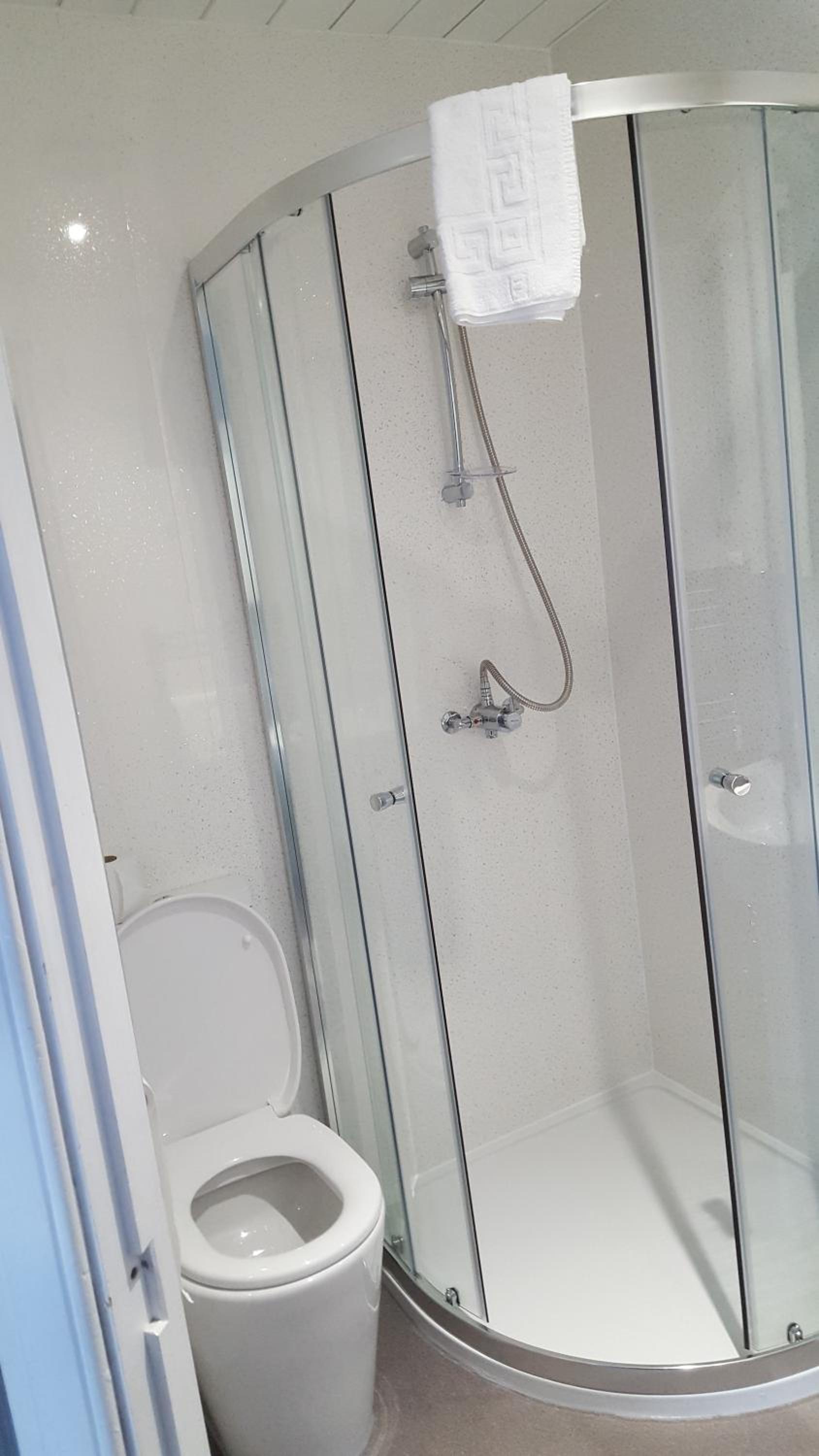 Double or Twin Room - Photo 4