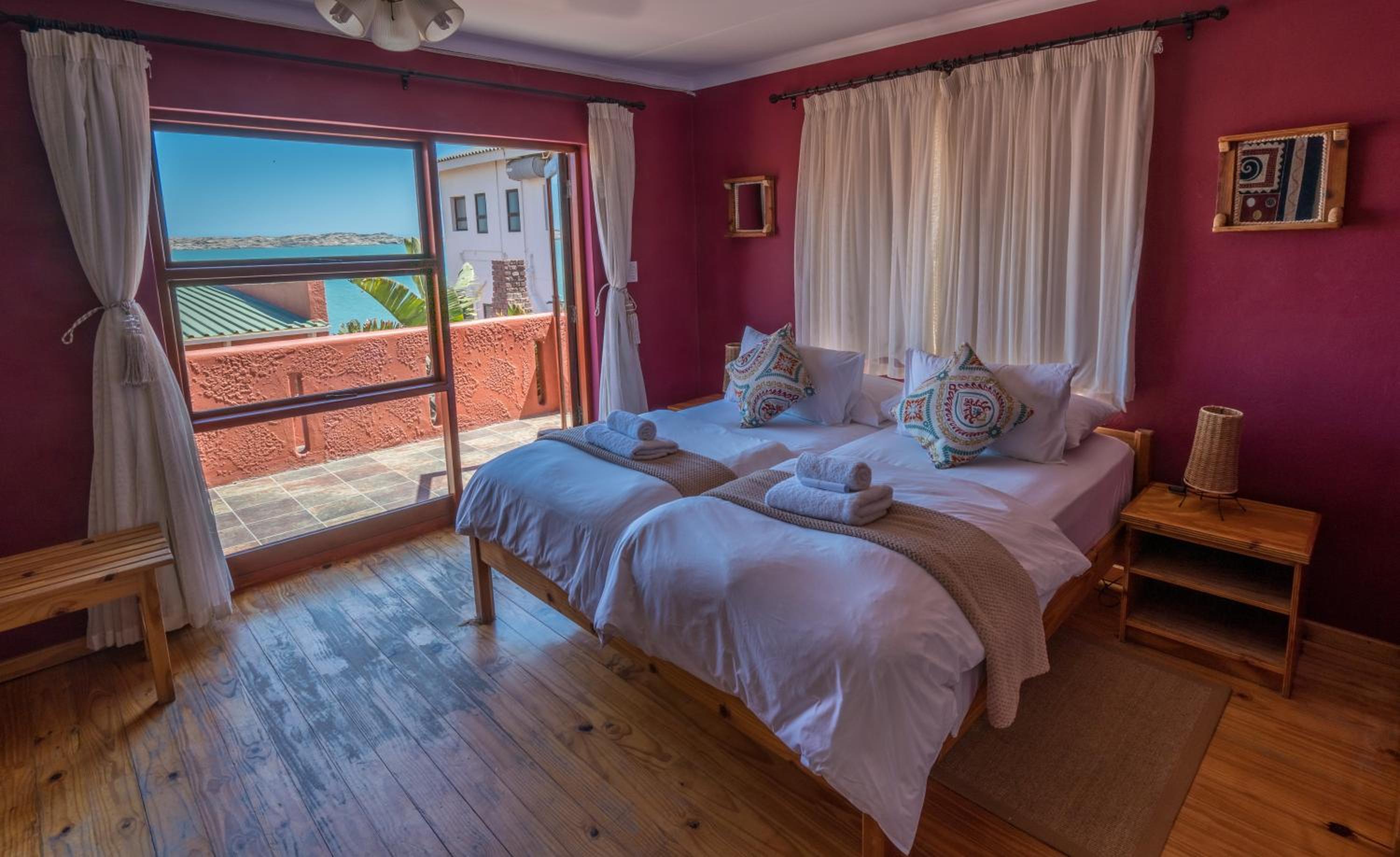 Standard Twin Room with Sofa Bed photo 2
