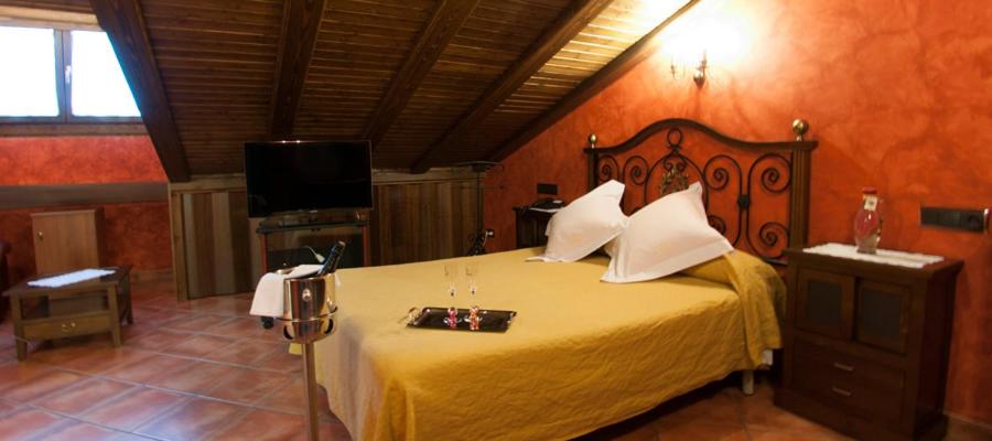 Deluxe Suite with Spa Bath photo 2