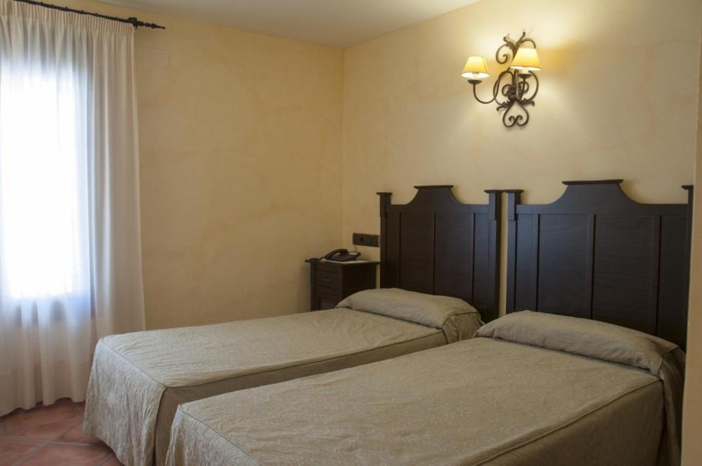 Double Room - Photo 11