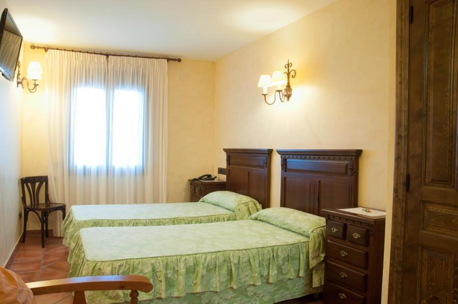 Double Room - Photo 10