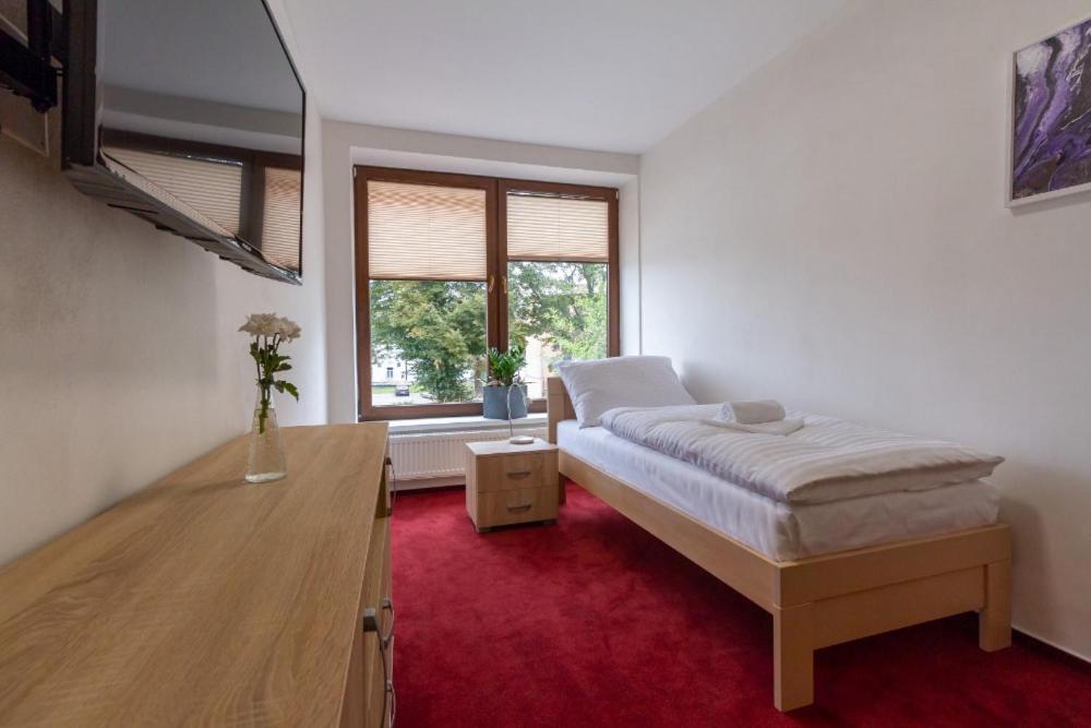 Twin Room - Photo 3