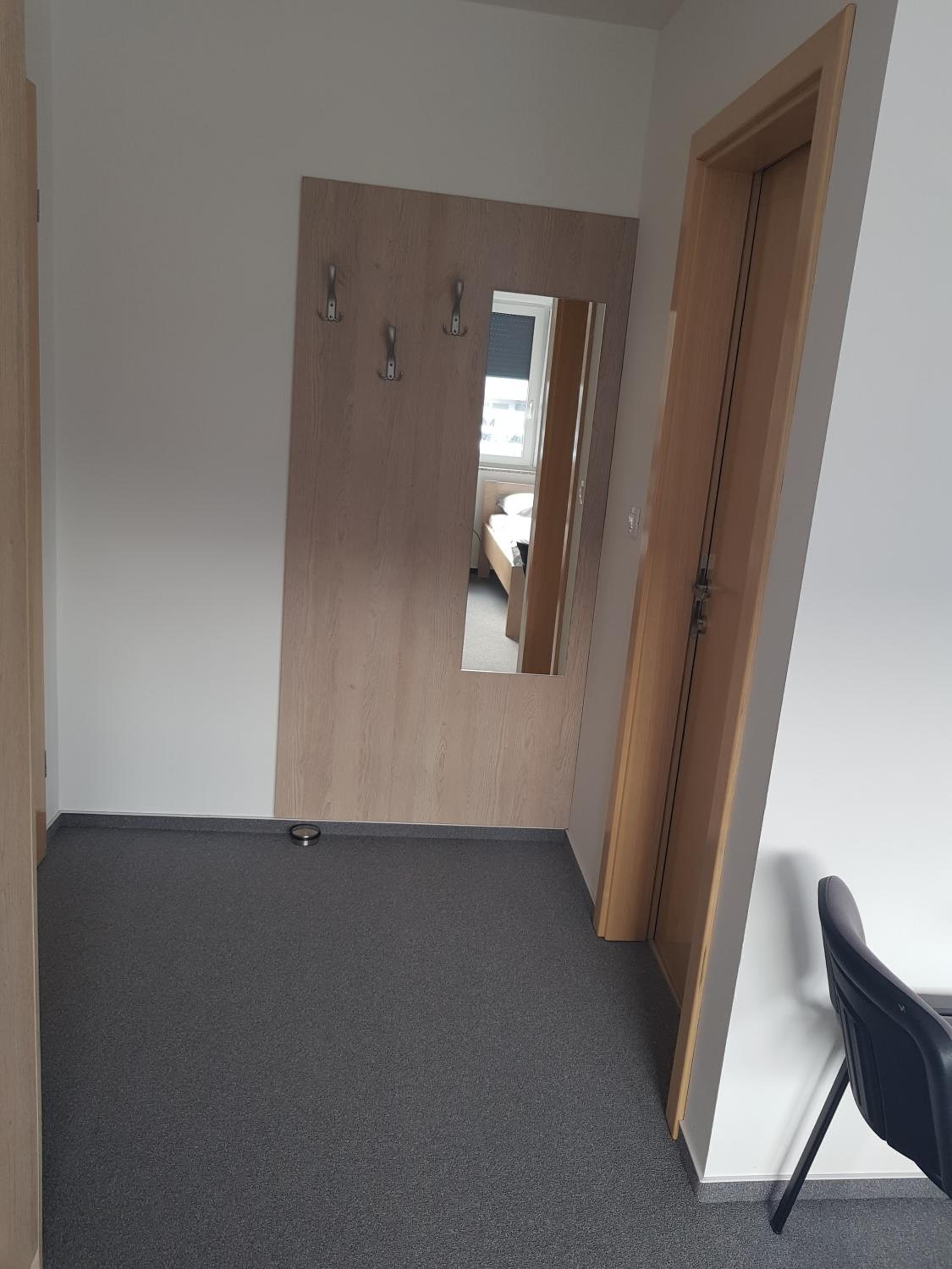 Triple Room with Private Bathroom - Photo 3