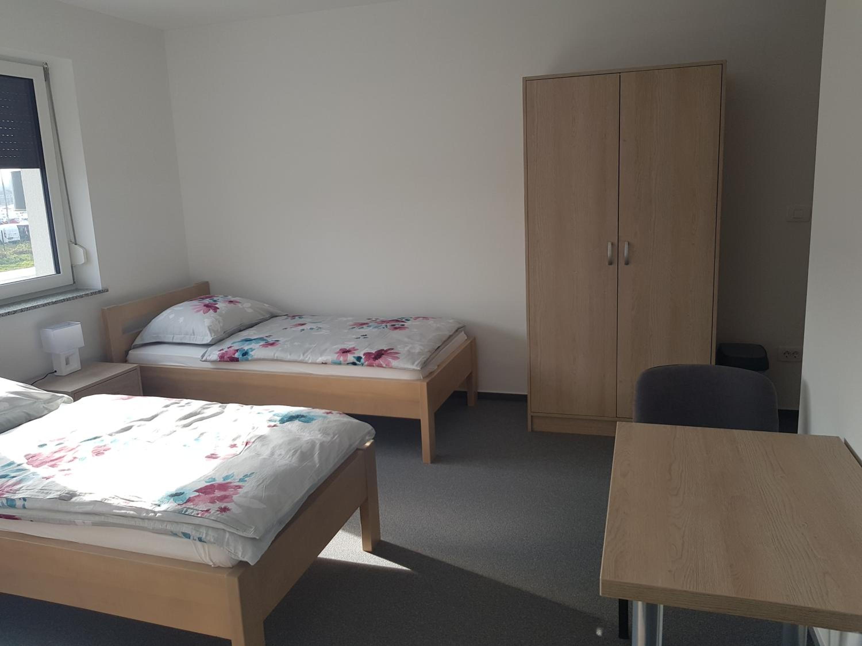 Triple Room with Private Bathroom - Photo 4