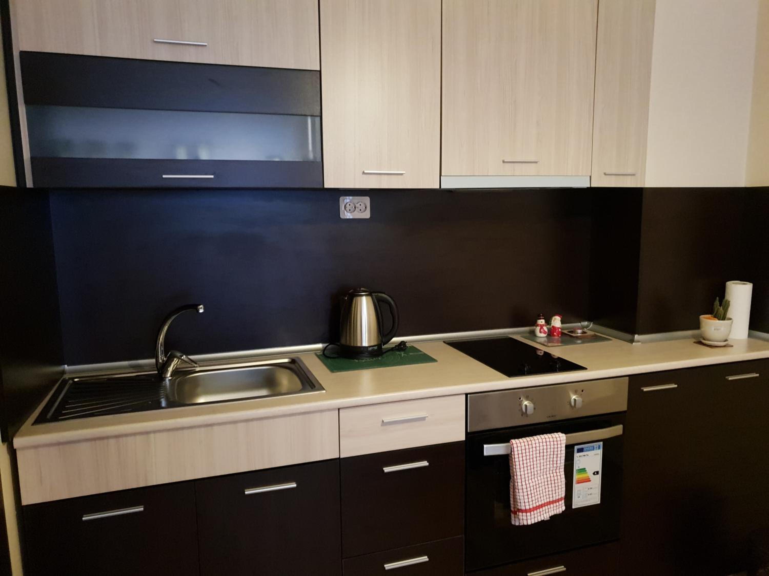 Apartment with Balcony - Photo 16