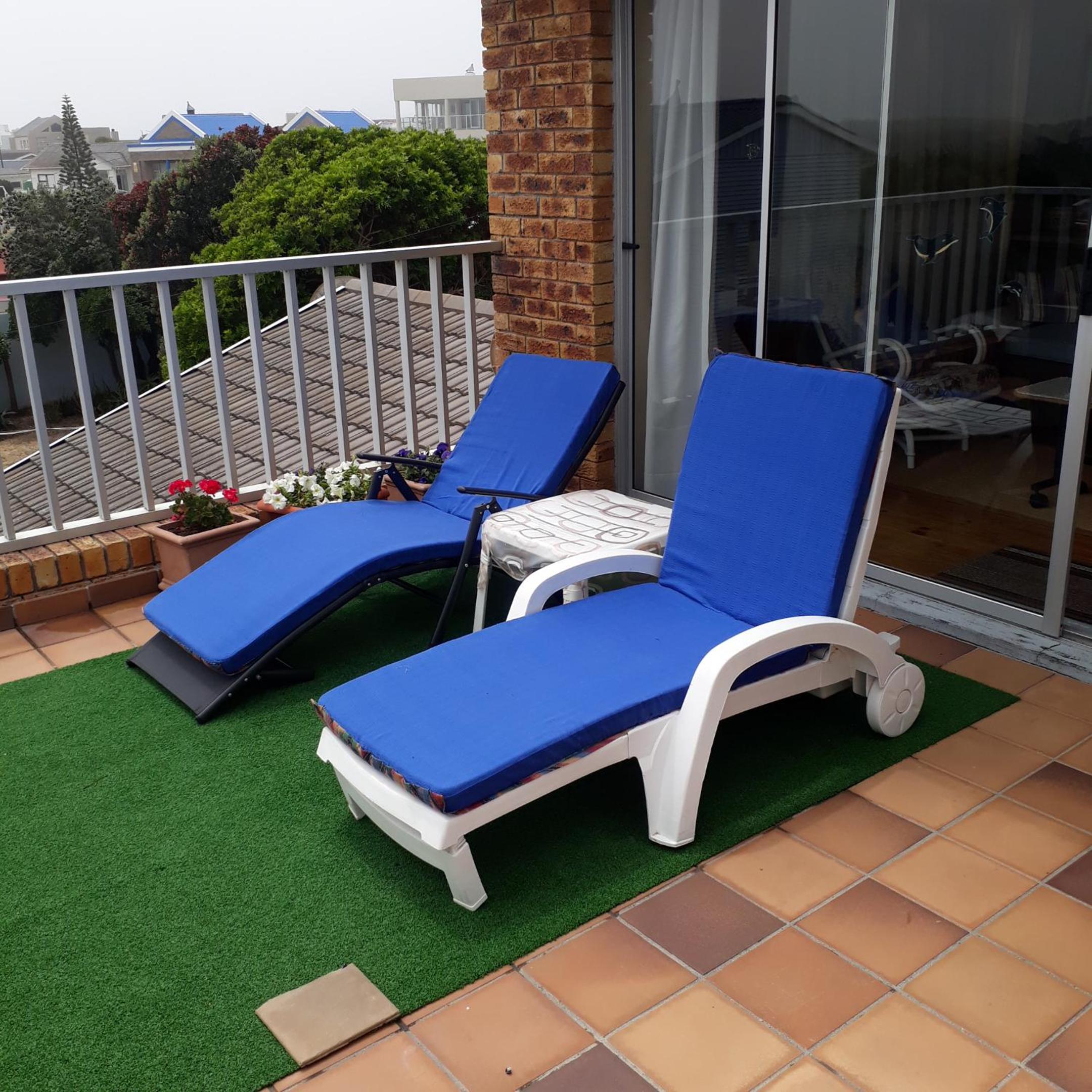 Apartment with Balcony - Photo 10