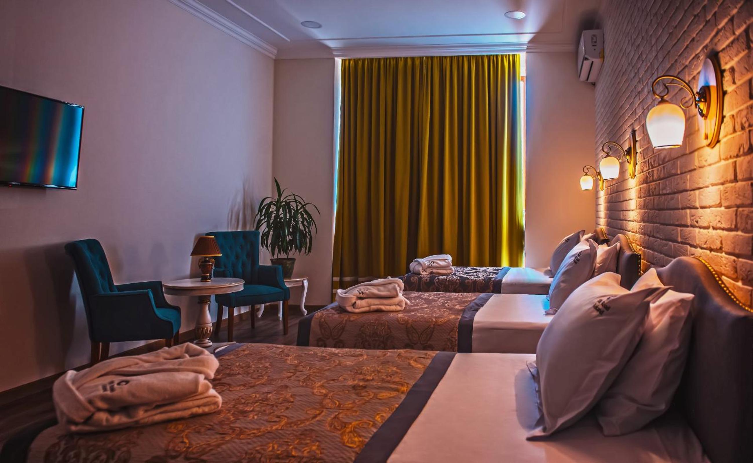 Superior Triple Room photo 2