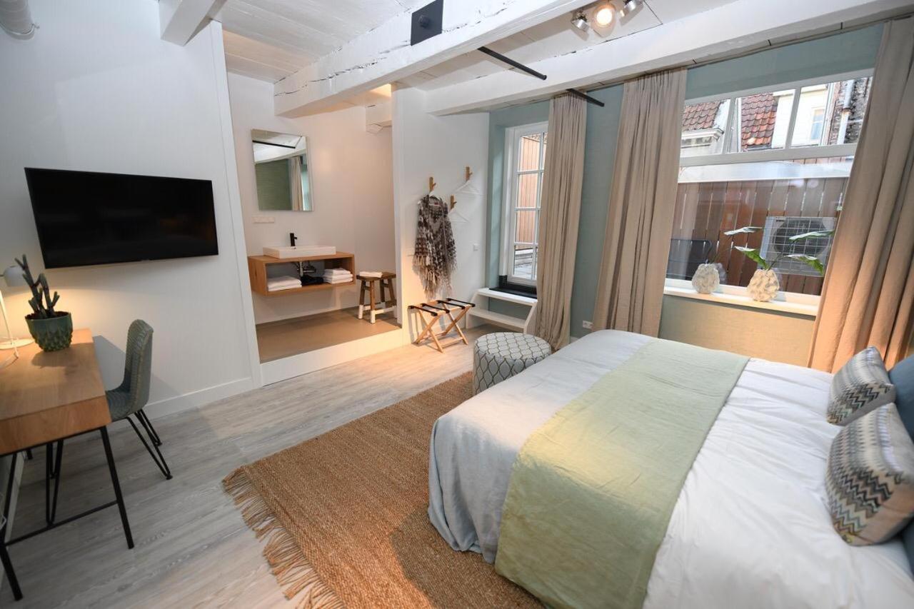 Double Room with Patio photo 1
