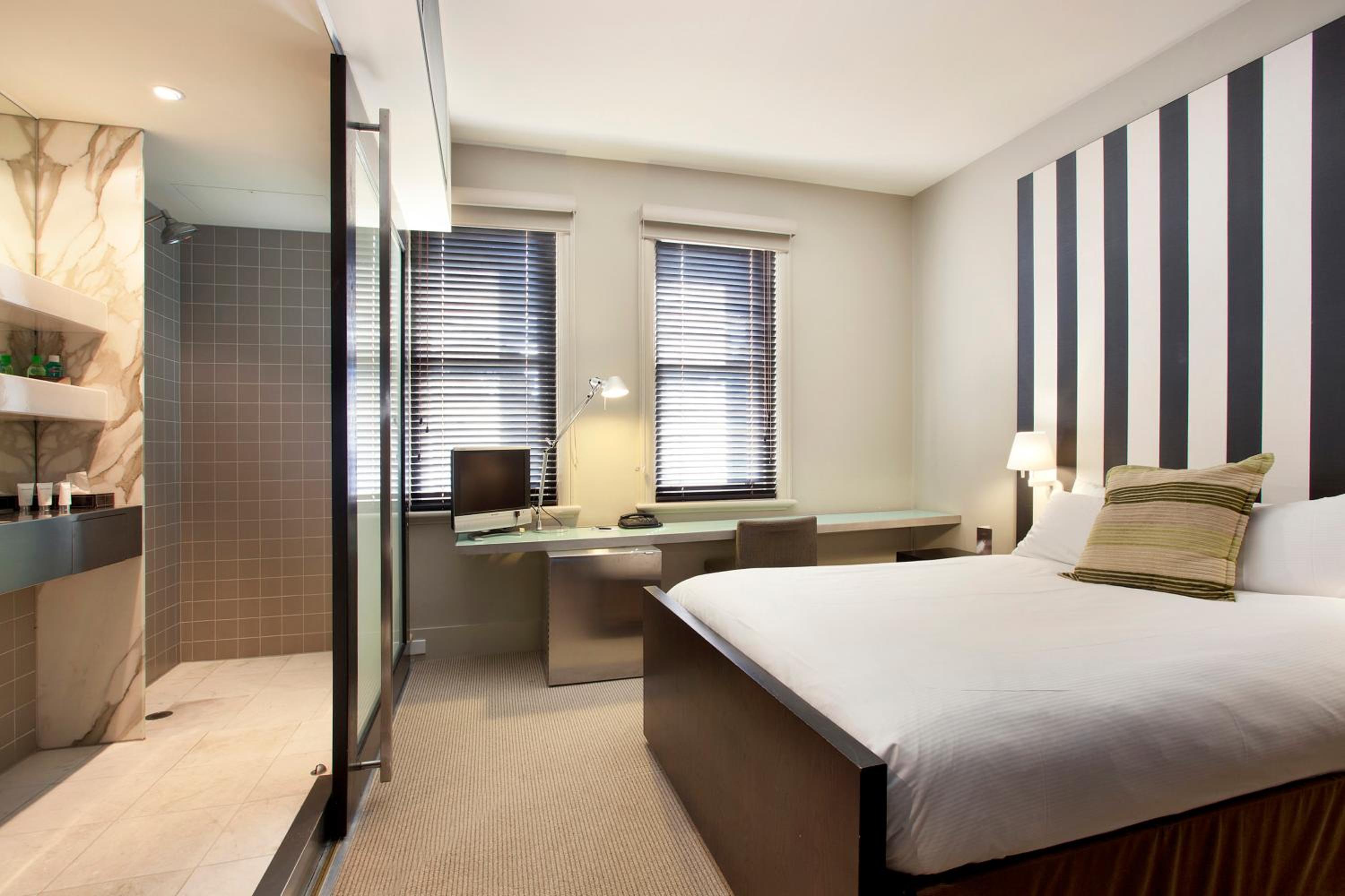 Heritage Room - Queen Bed - Includes Breakfast, Historic Werribee Mansion Tour and Parking - Photo 6