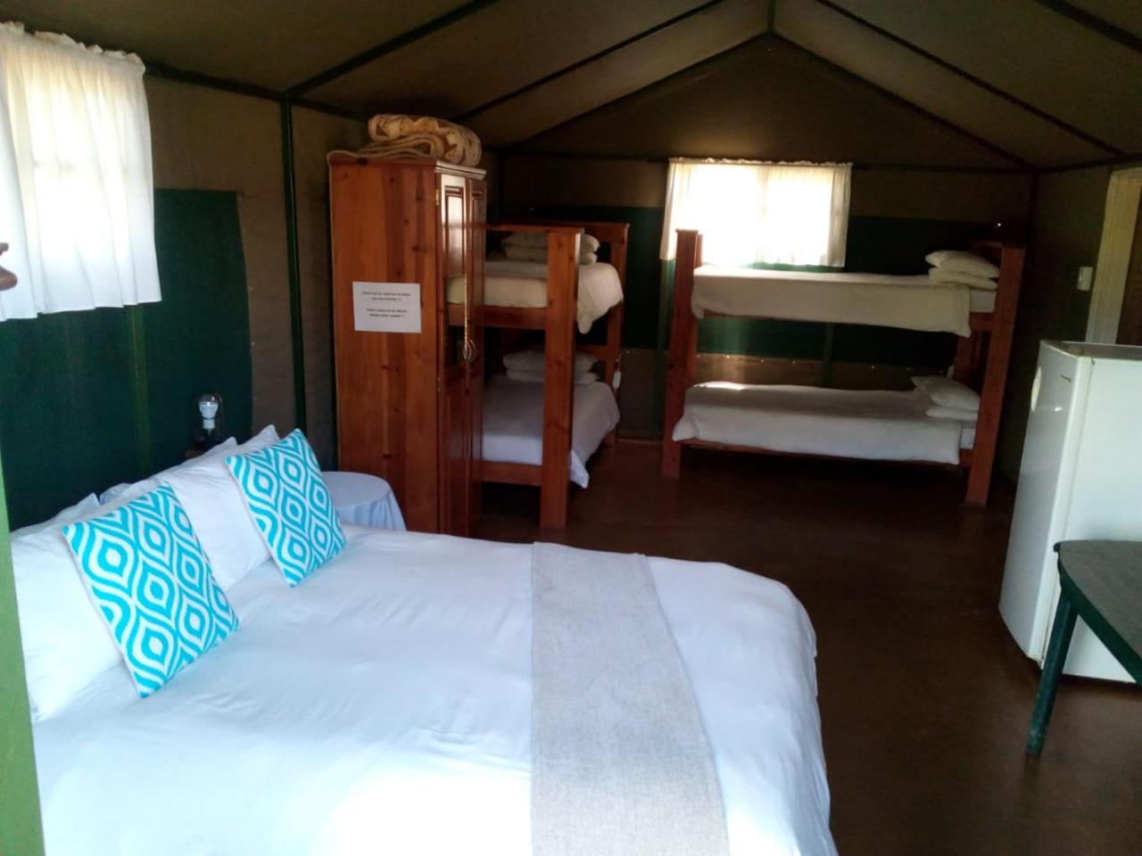 Large Tent 2 - Photo 1