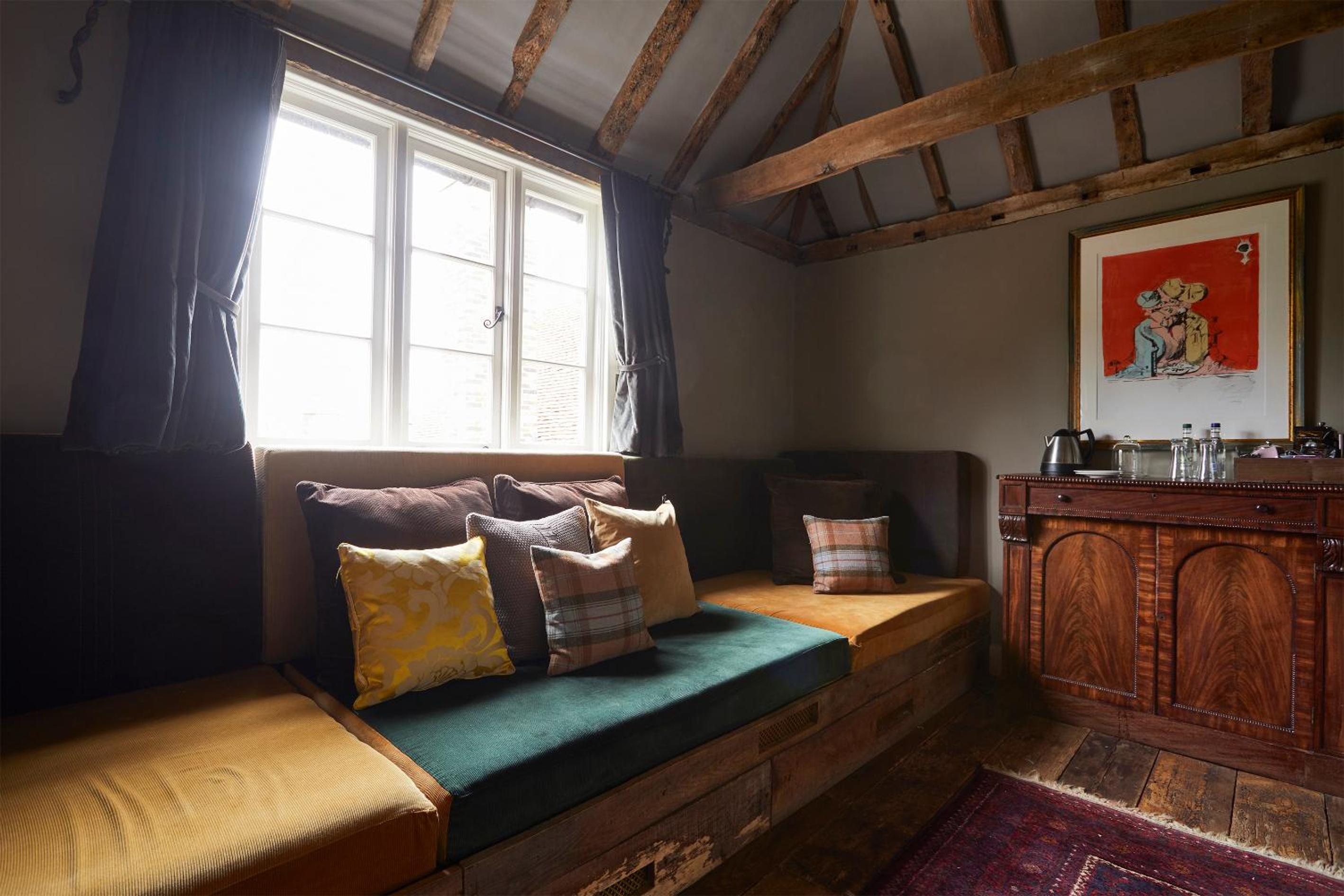 Suite - Photo 3
