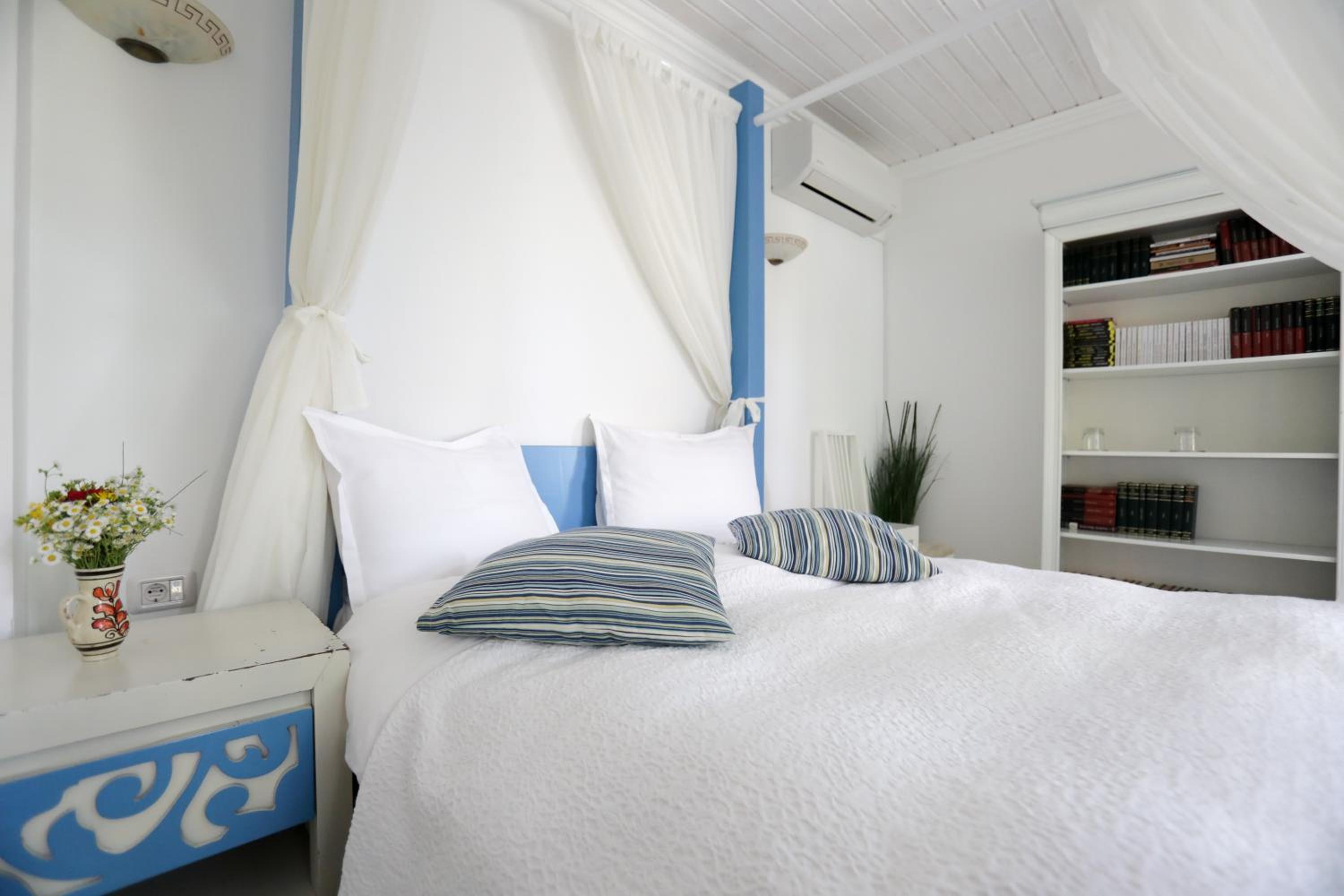 Double Room With Terrace (Greek) photo 3