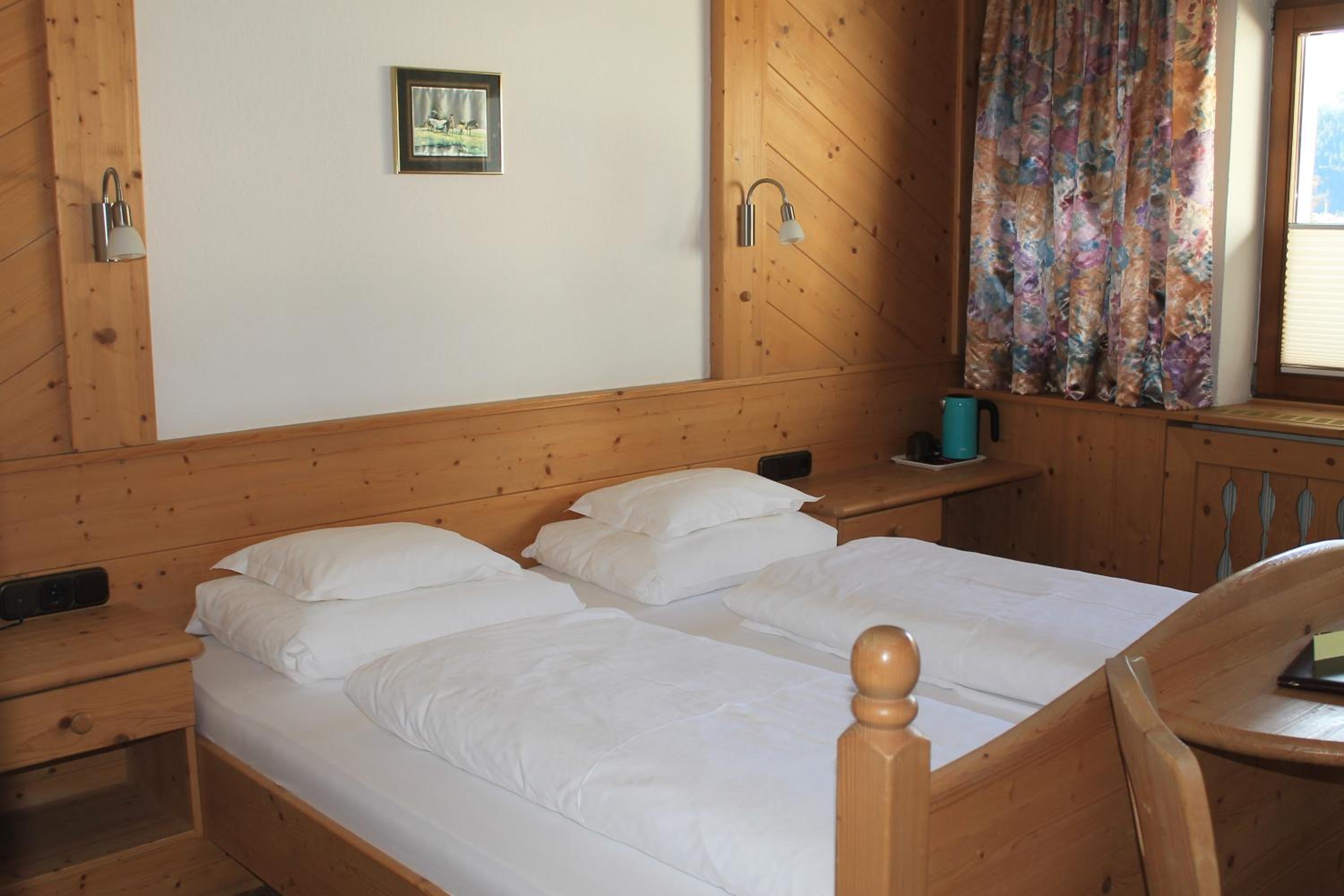 Deluxe Double Room with Balcony photo 3