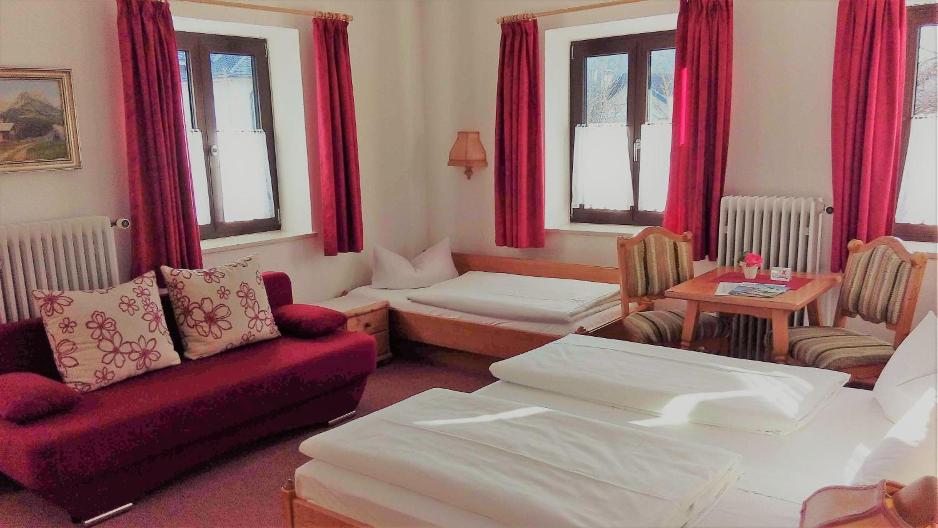 Triple Room with Sofa Bed photo 1
