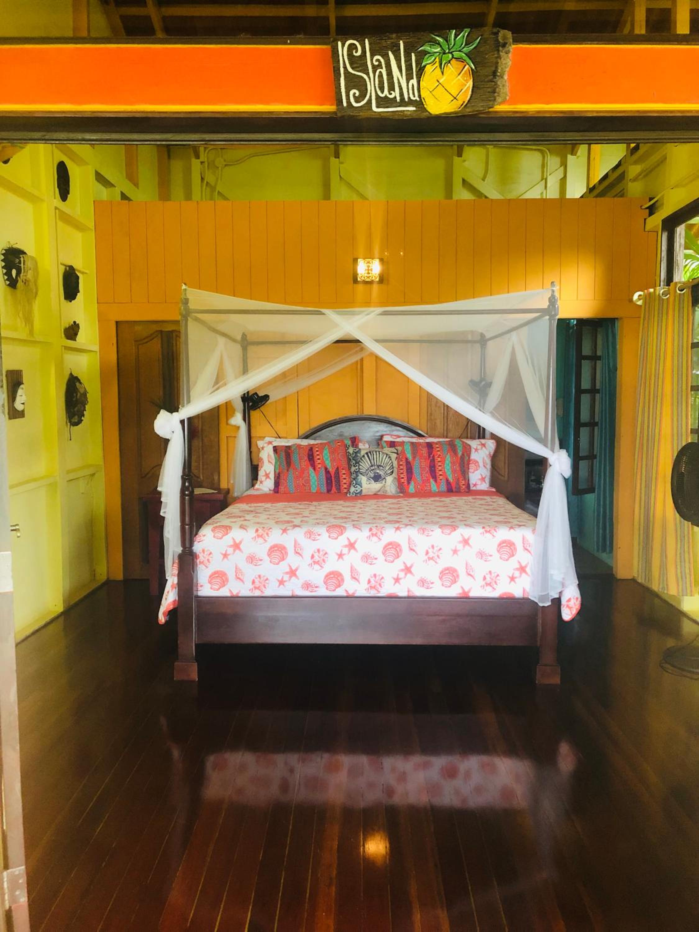 Standard King Room photo 3