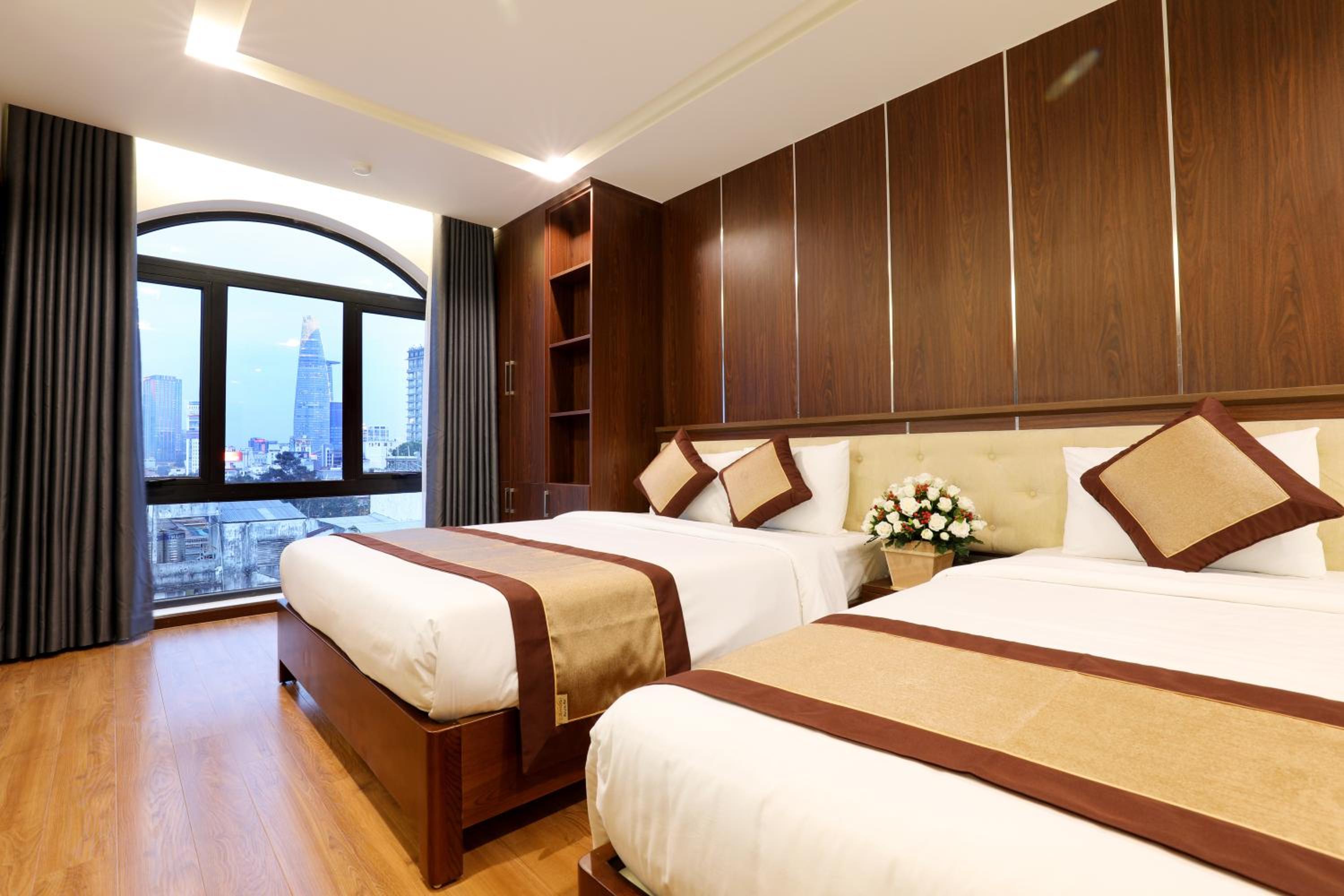 Triple Room with City View
