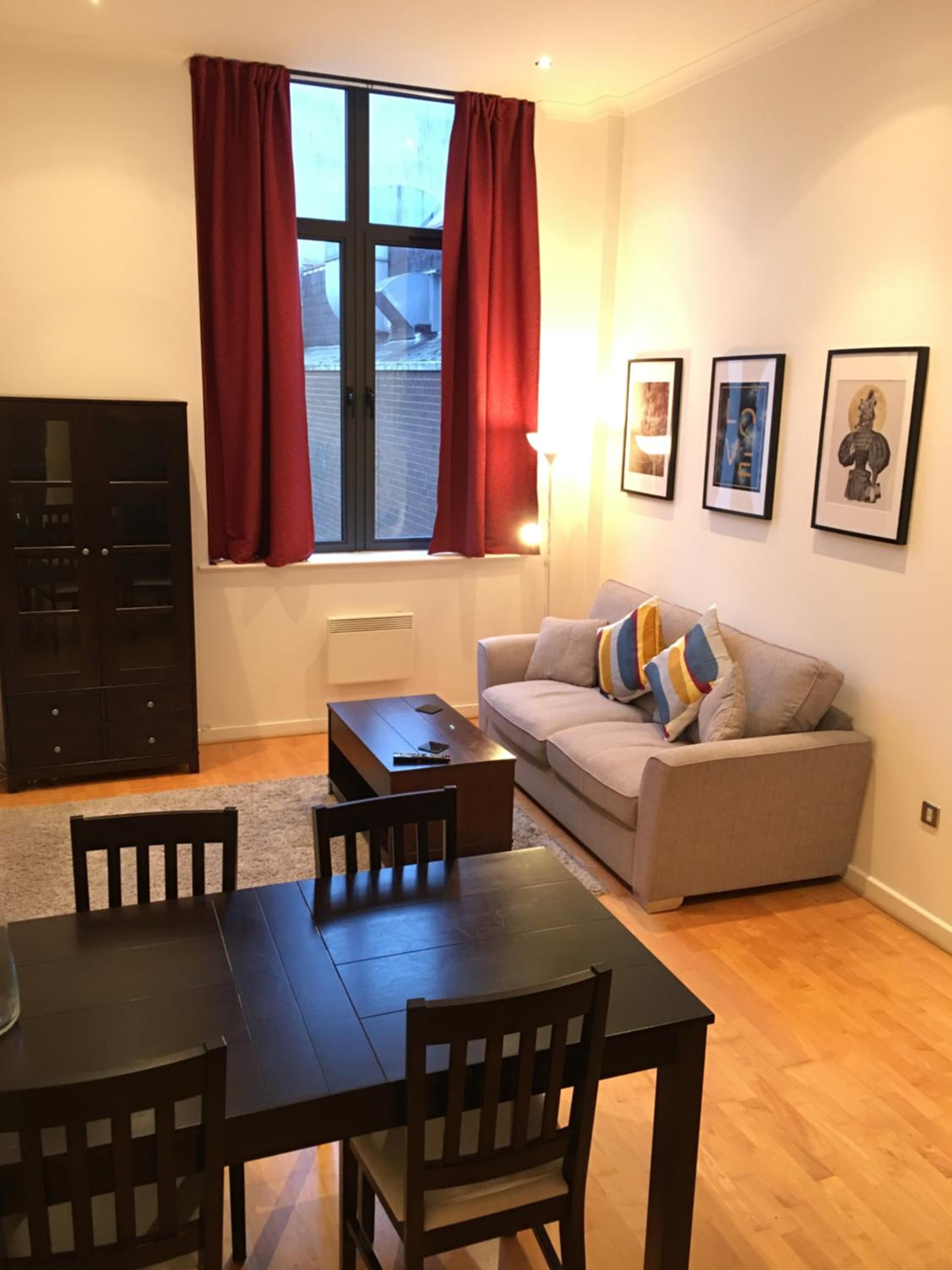 One-Bedroom Apartment photo 1
