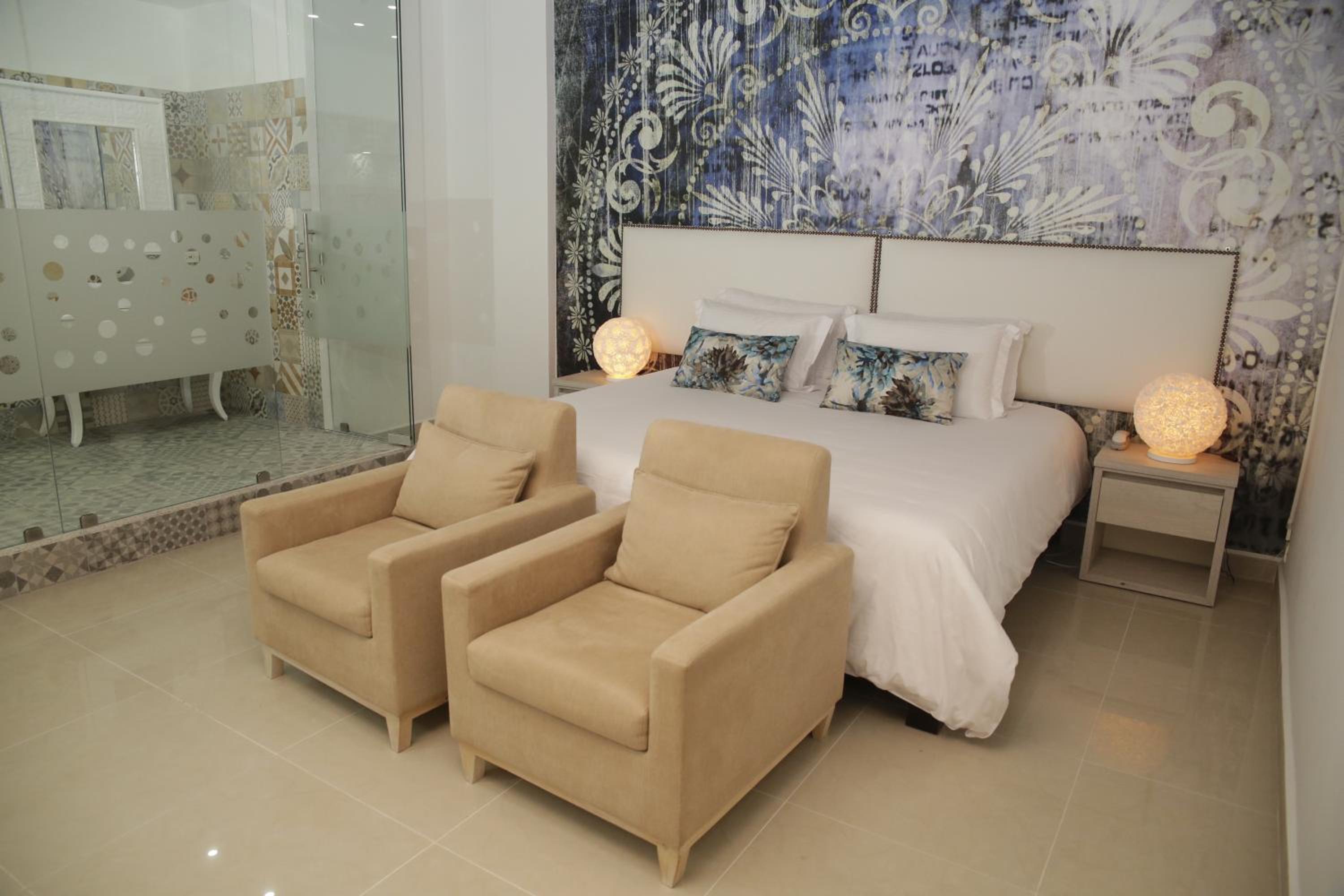 Deluxe King Suite
