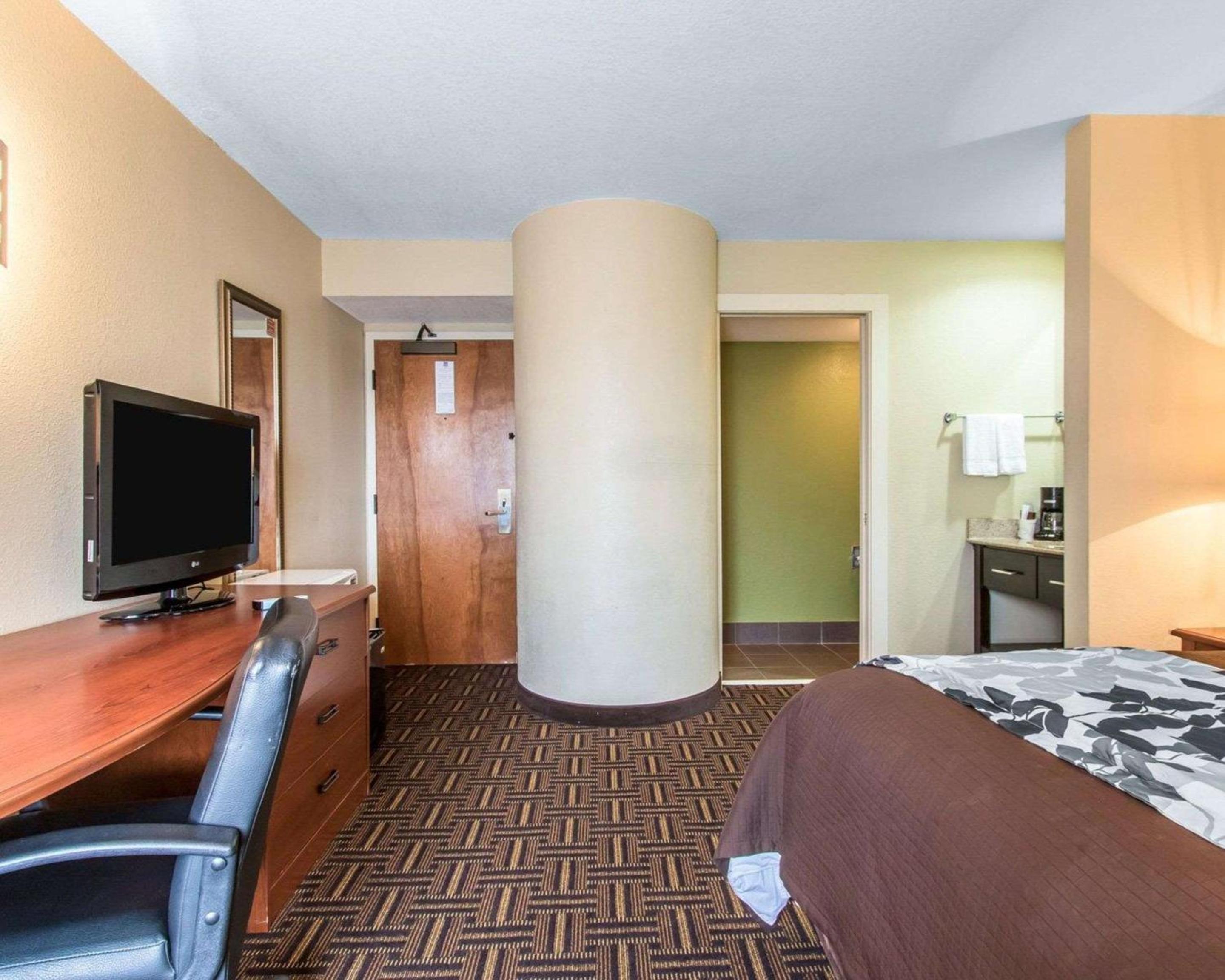 Queen Room - Photo 1